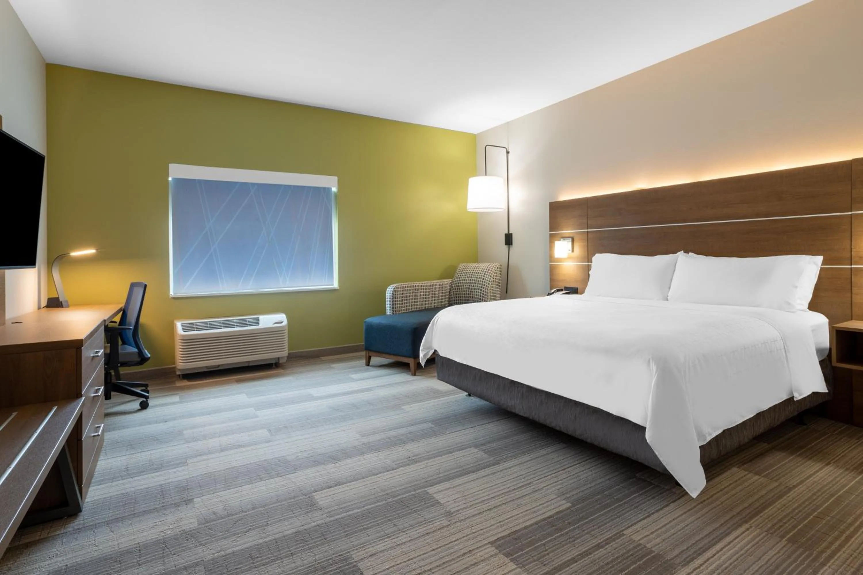 Photo of the whole room, Bed in Holiday Inn Express & Suites - Wildwood - The Villages by IHG