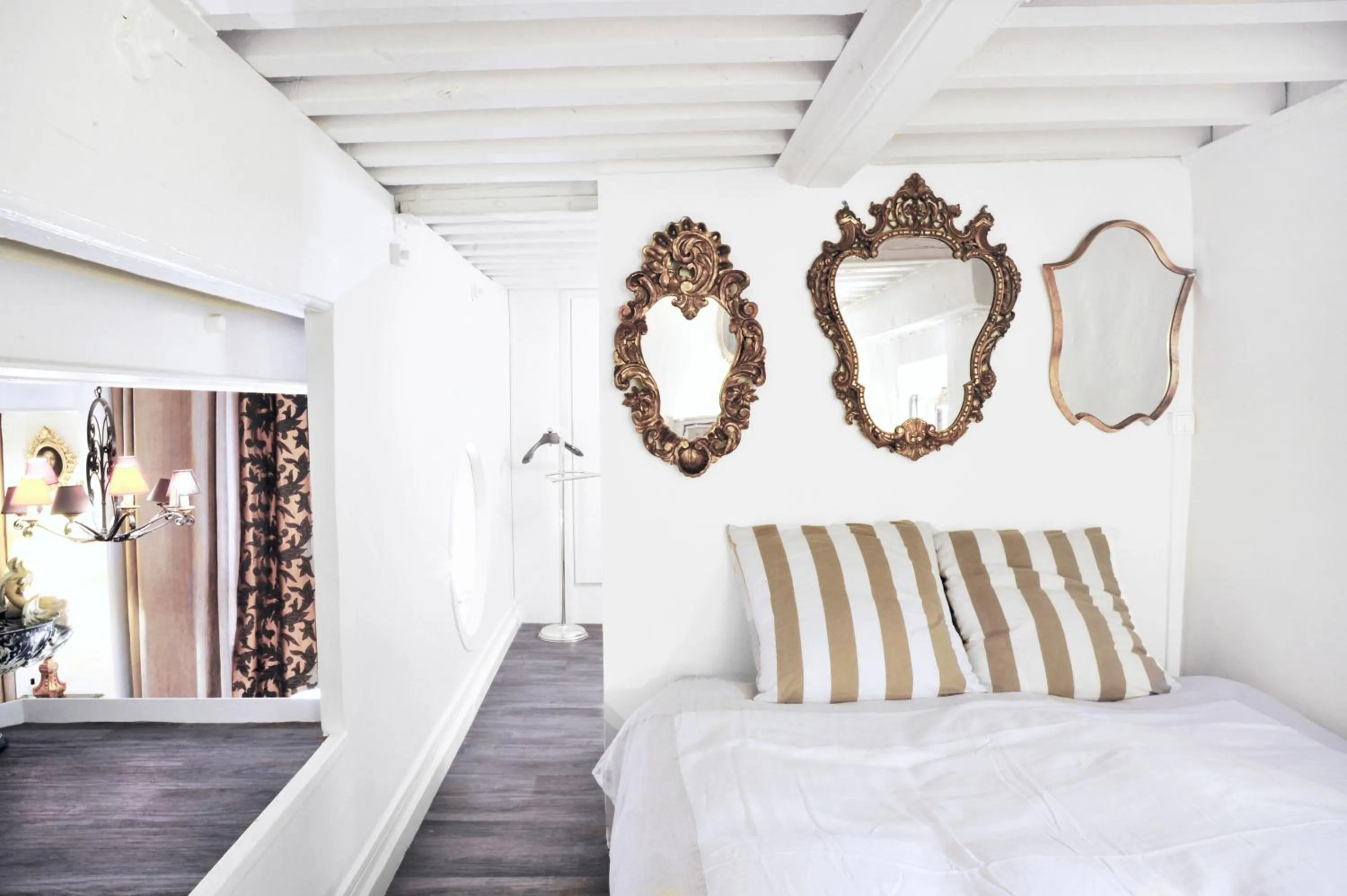 Bedroom, Bed in MHL - Maison Hotel Lyon