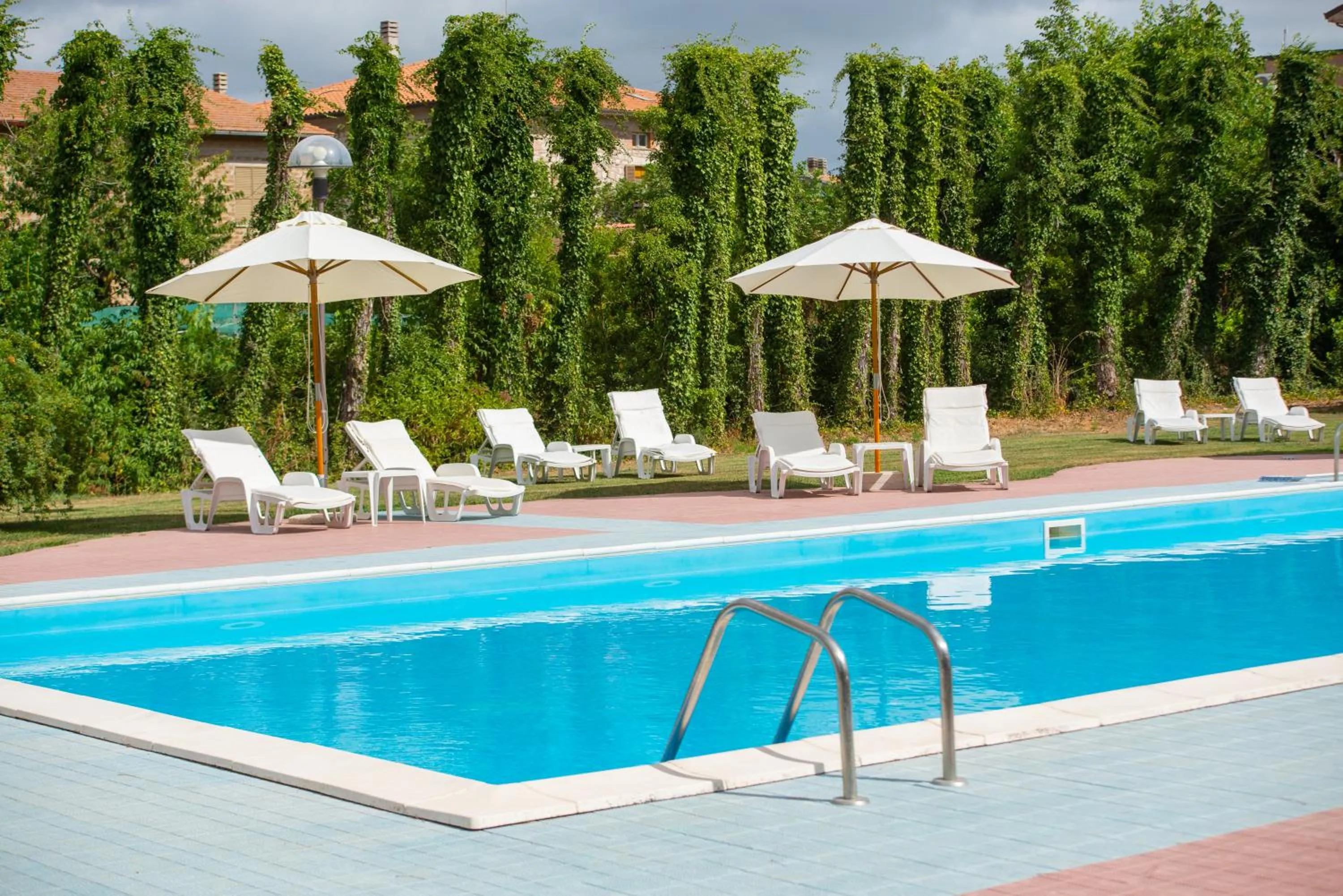 Swimming pool in Hotel Villa dei Pini