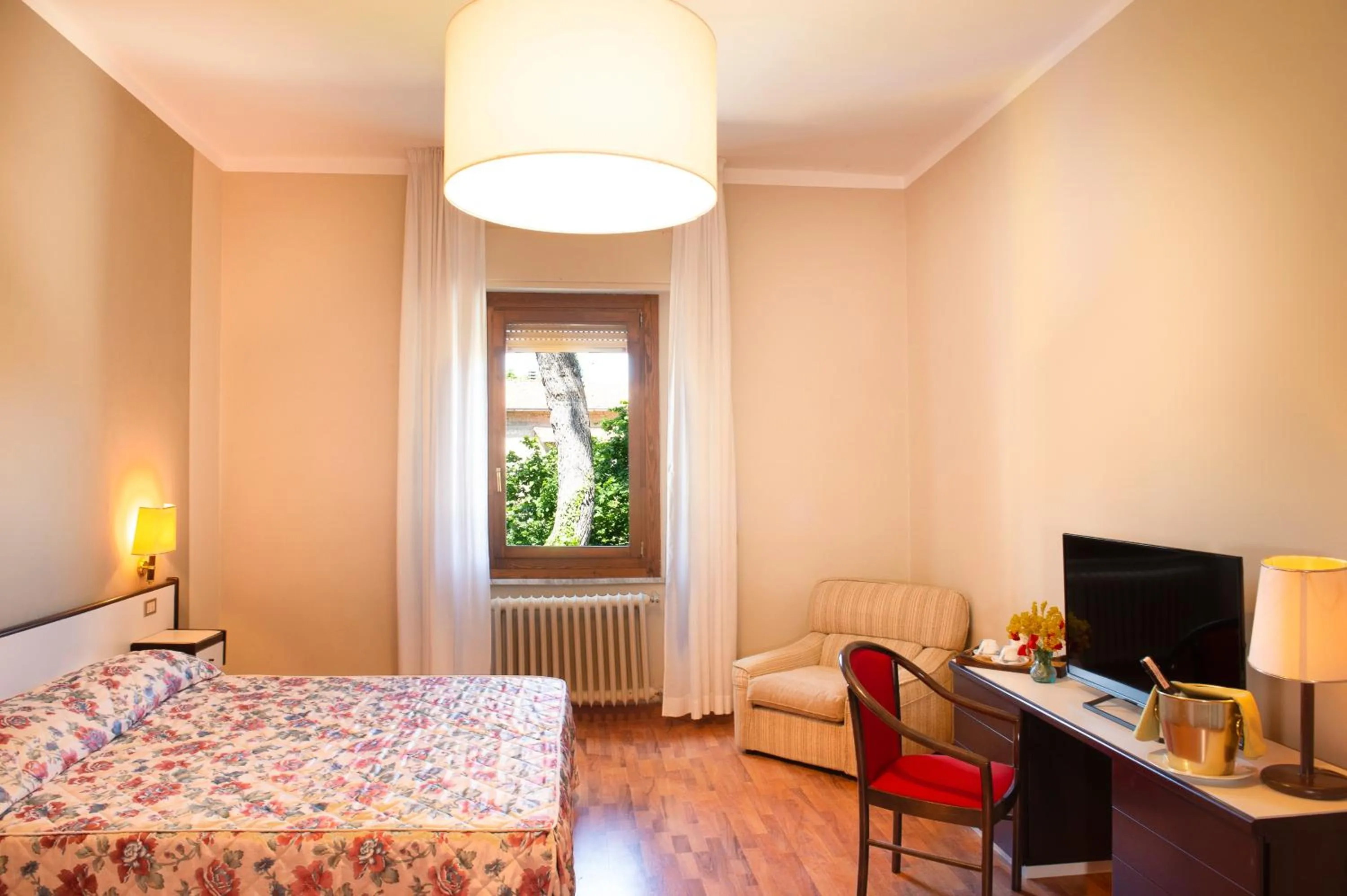 View (from property/room), Bed in Hotel Villa dei Pini