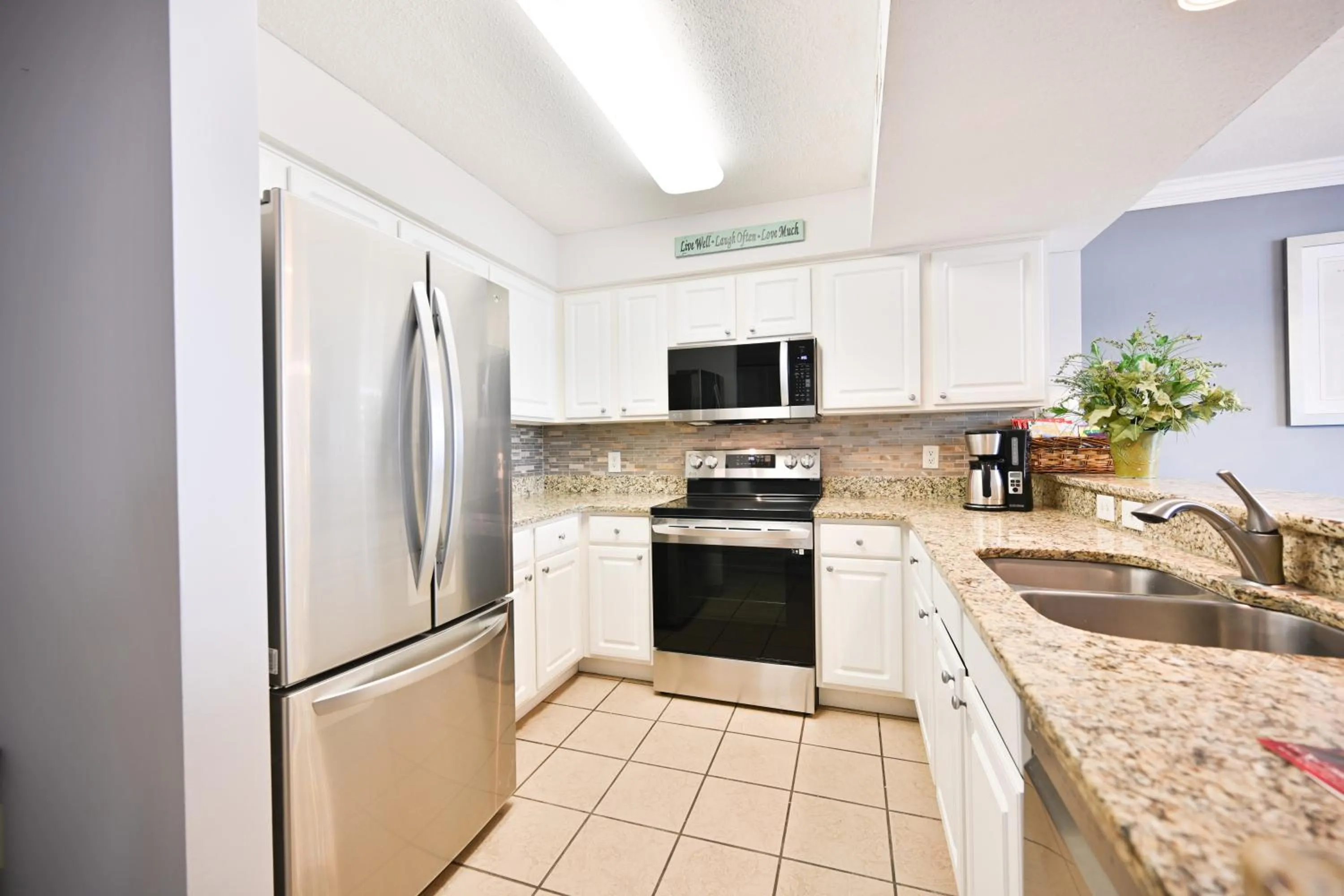 Kitchen or kitchenette in A Piece of Paradise, Newly Renovated