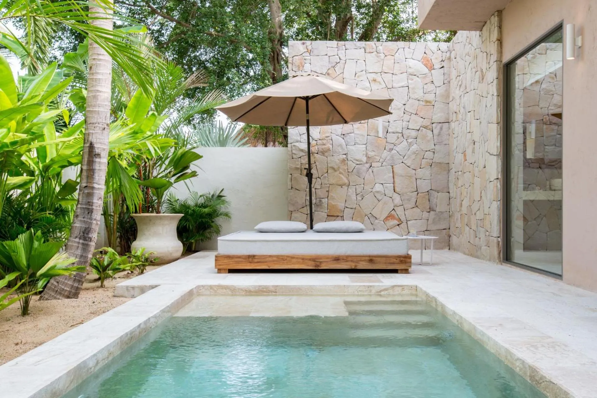 Swimming pool in Cielo Boutique Hotel & Spa Samui