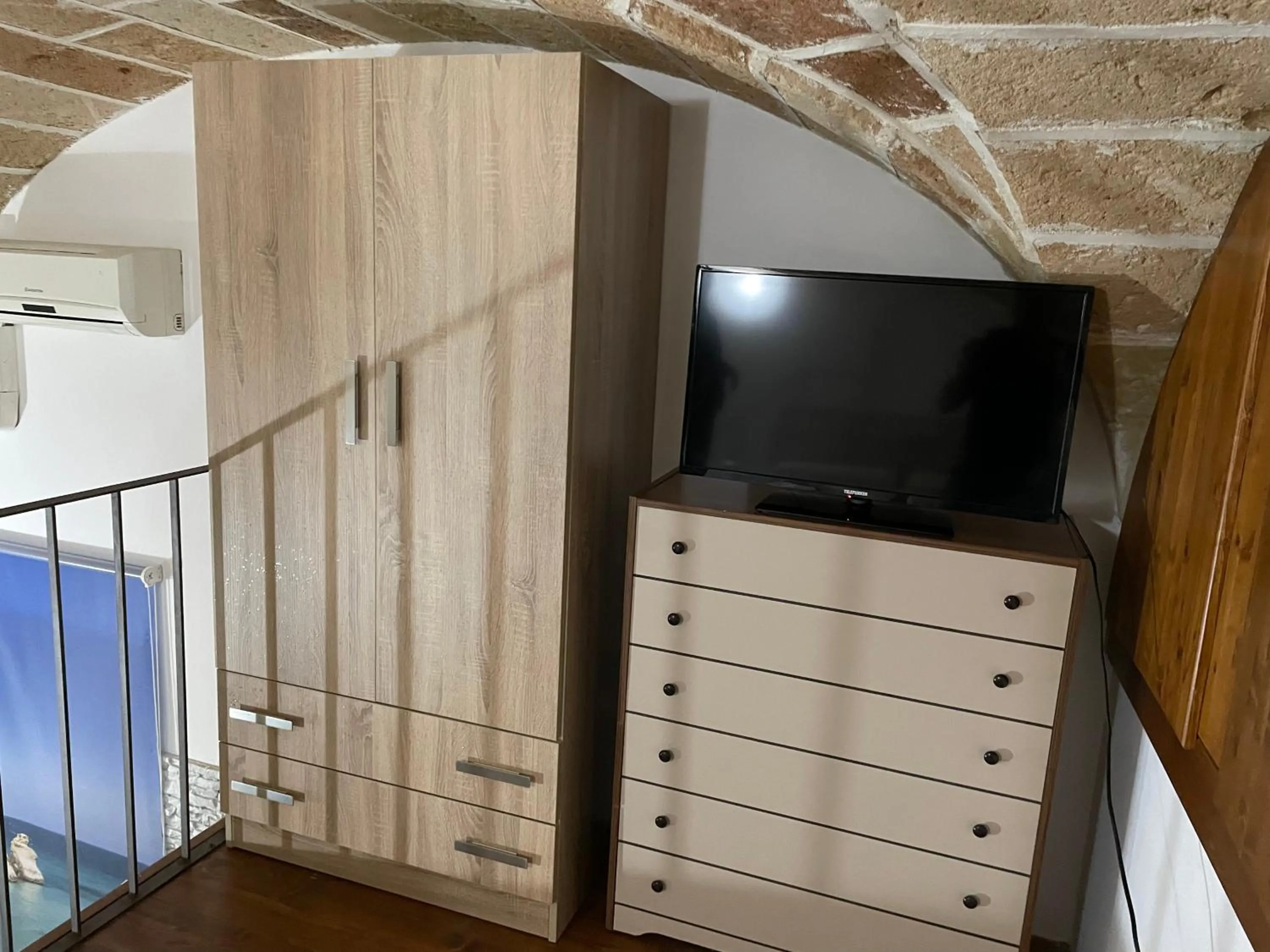 wardrobe, TV/Entertainment Center in Salento Holidays Lecce