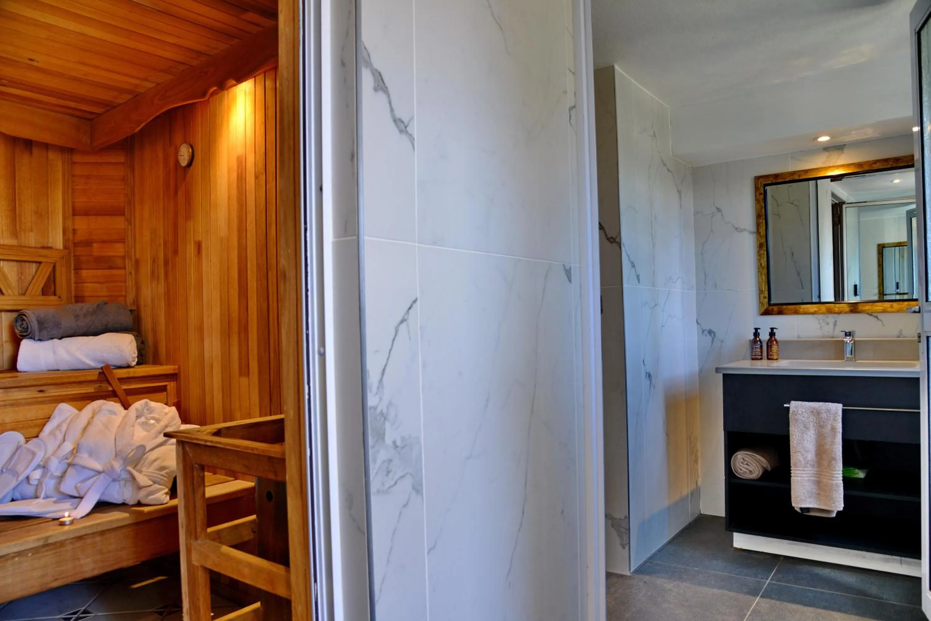 Sauna, Bed in Apogee Boutique Hotel & Spa