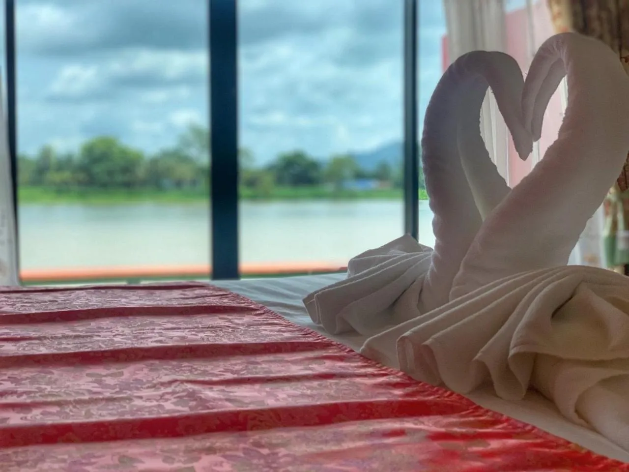 Bed in Kasem Island Resort