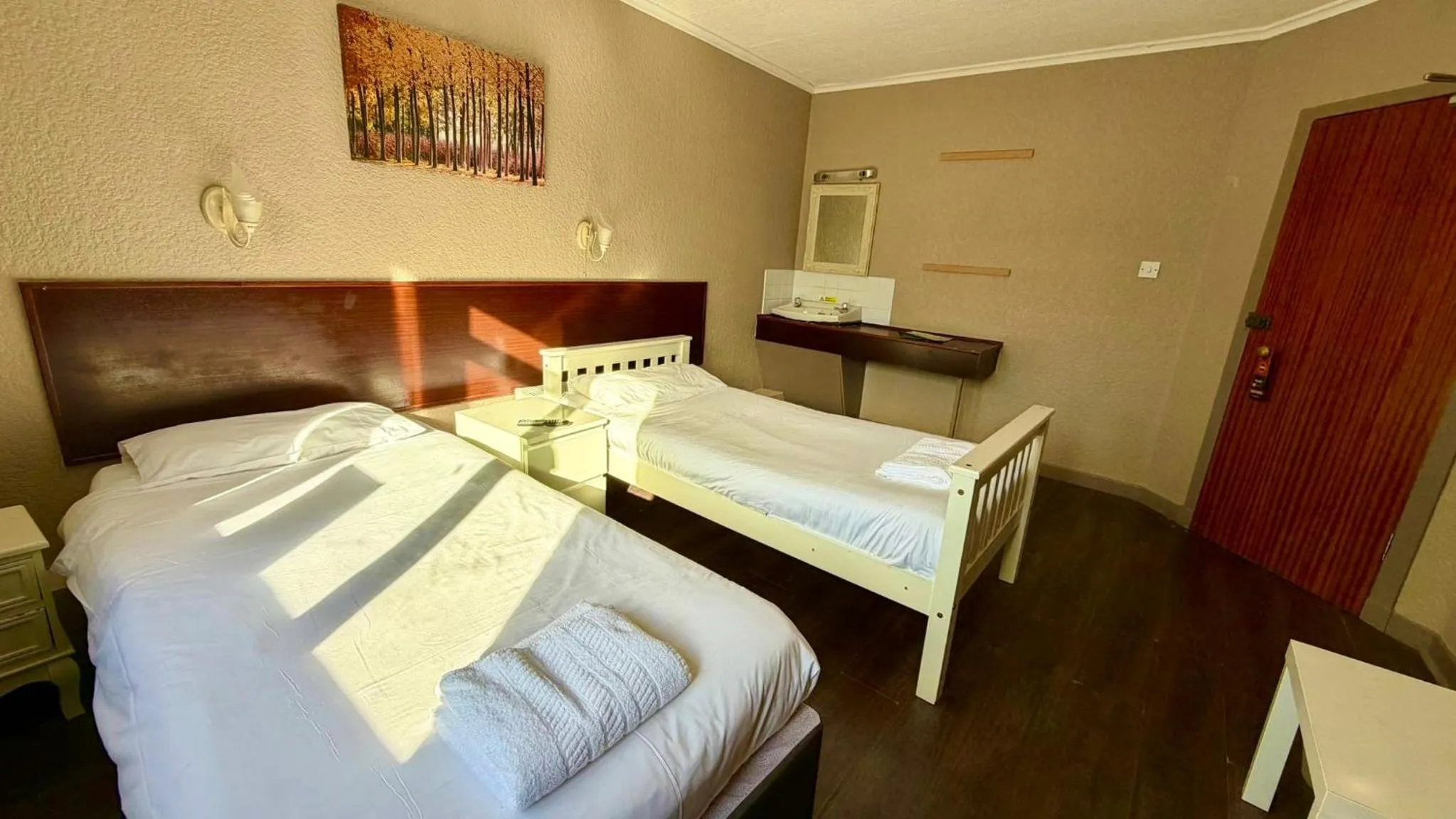 Bed in Lomond Park Hotel