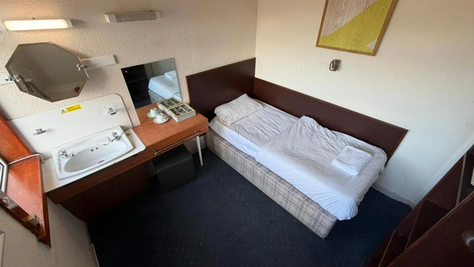 Bed in Lomond Park Hotel