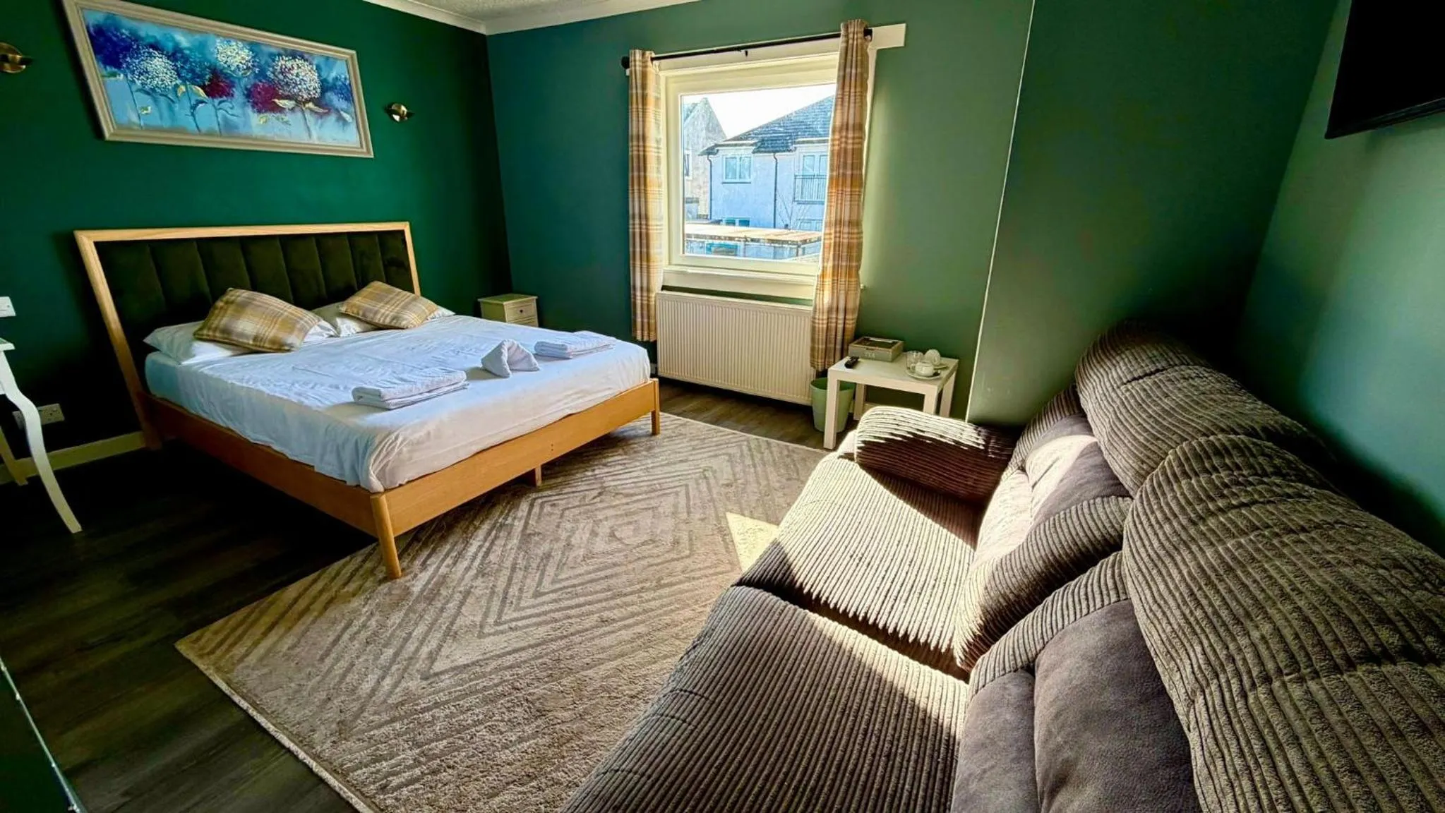 Bed in Lomond Park Hotel