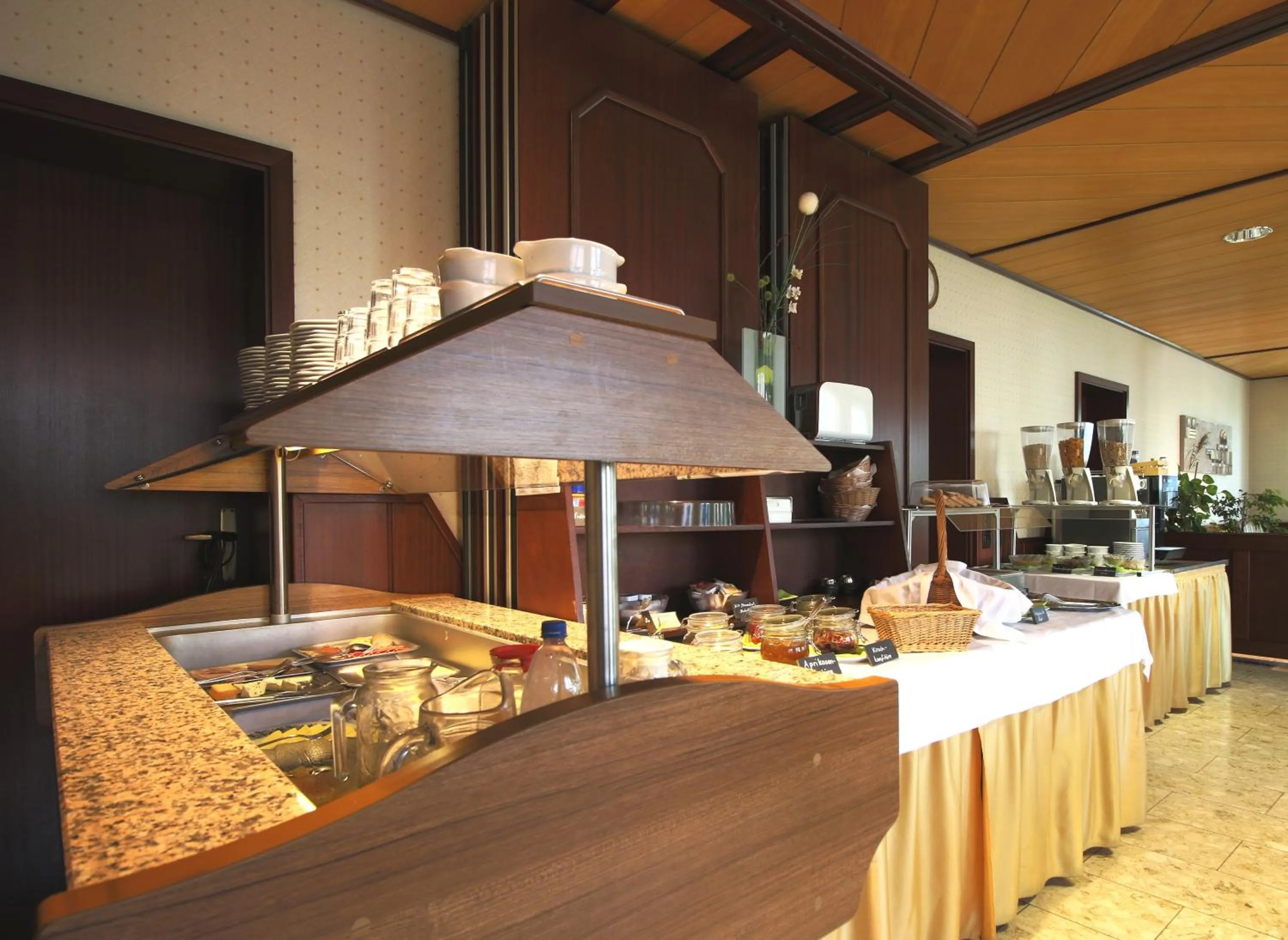 Buffet breakfast in Hotel-Restaurant und Gästehaus Löwen