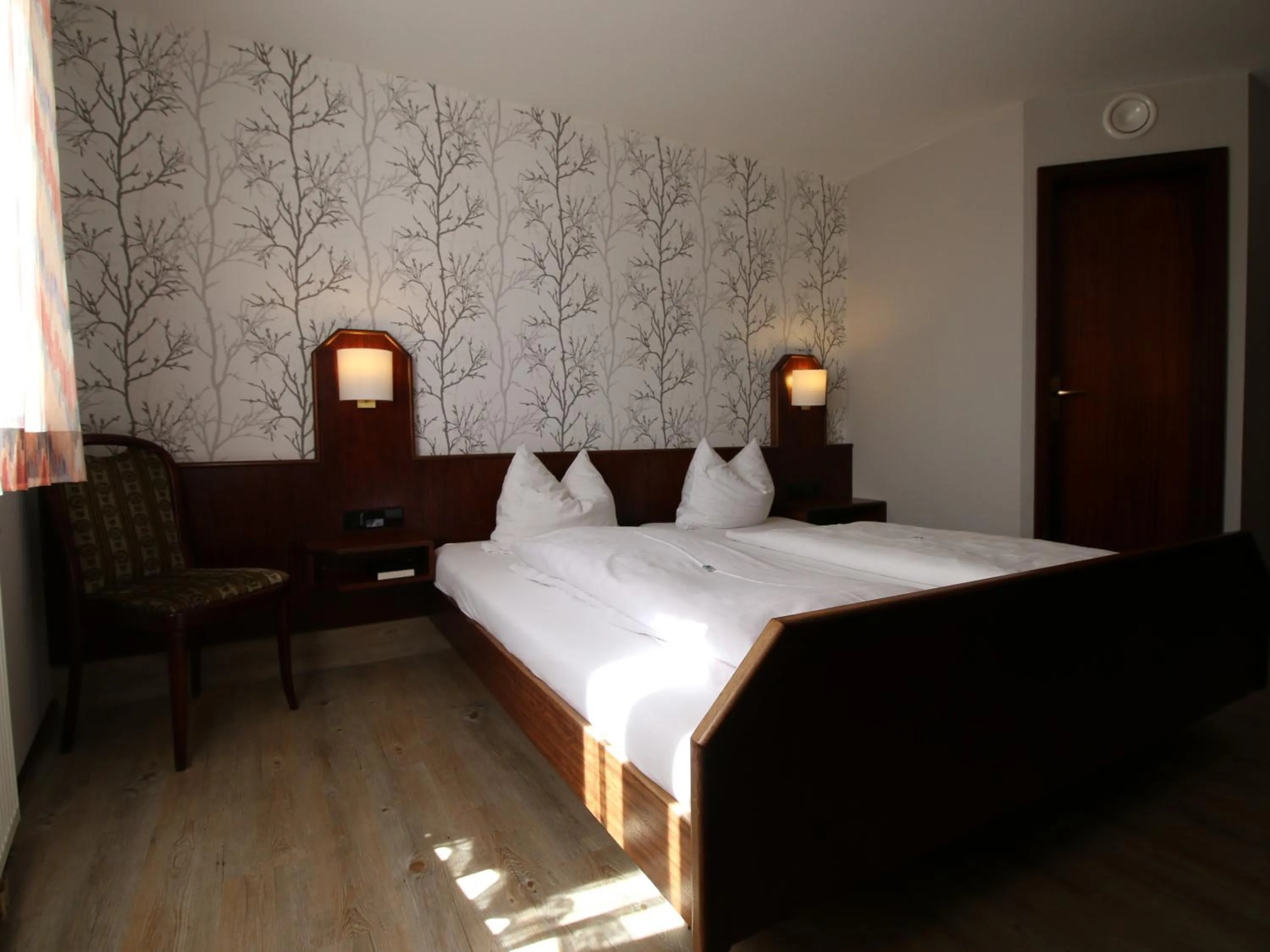 Photo of the whole room, Bed in Hotel-Restaurant und Gästehaus Löwen