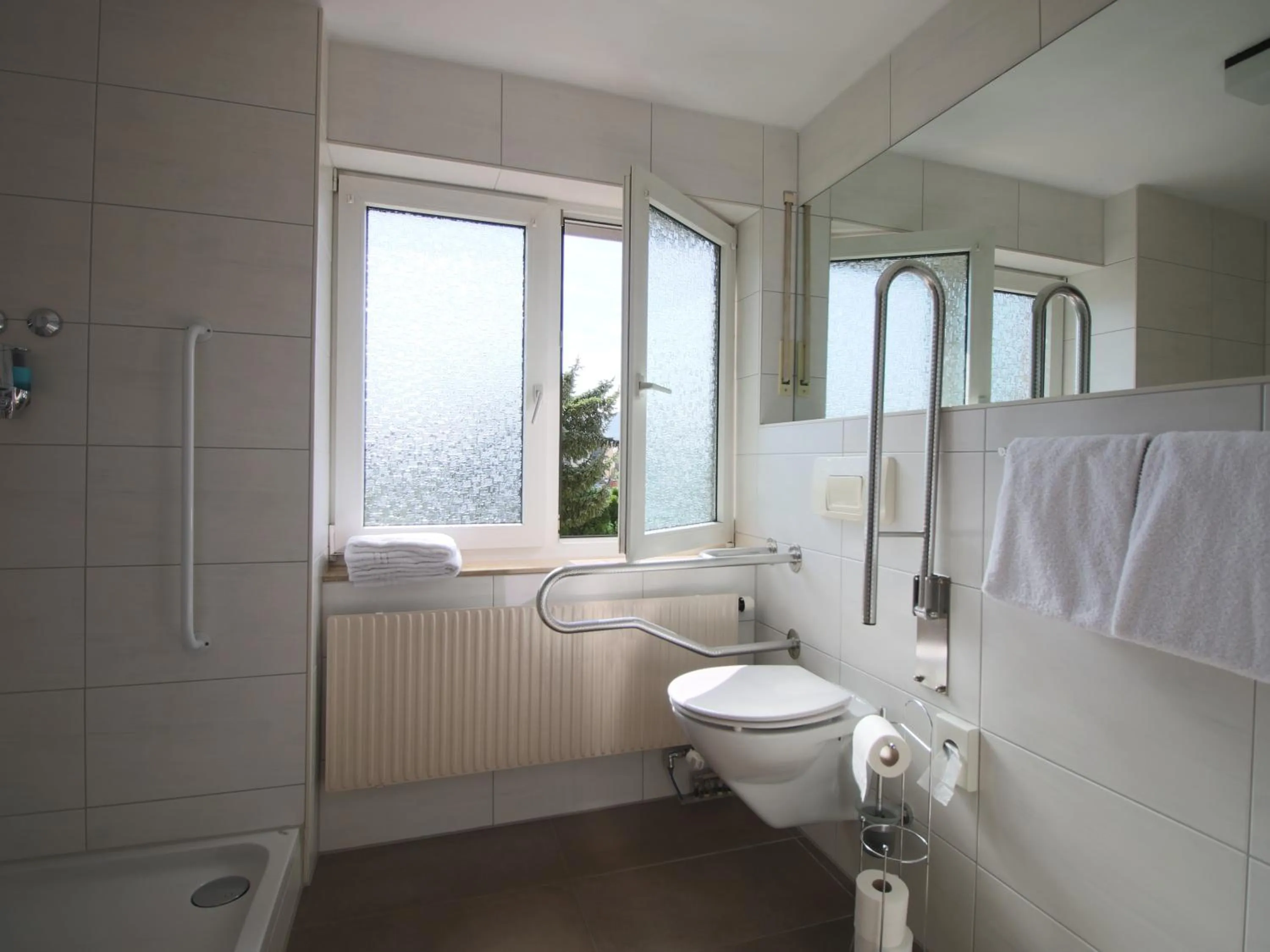 Shower in Hotel-Restaurant und Gästehaus Löwen