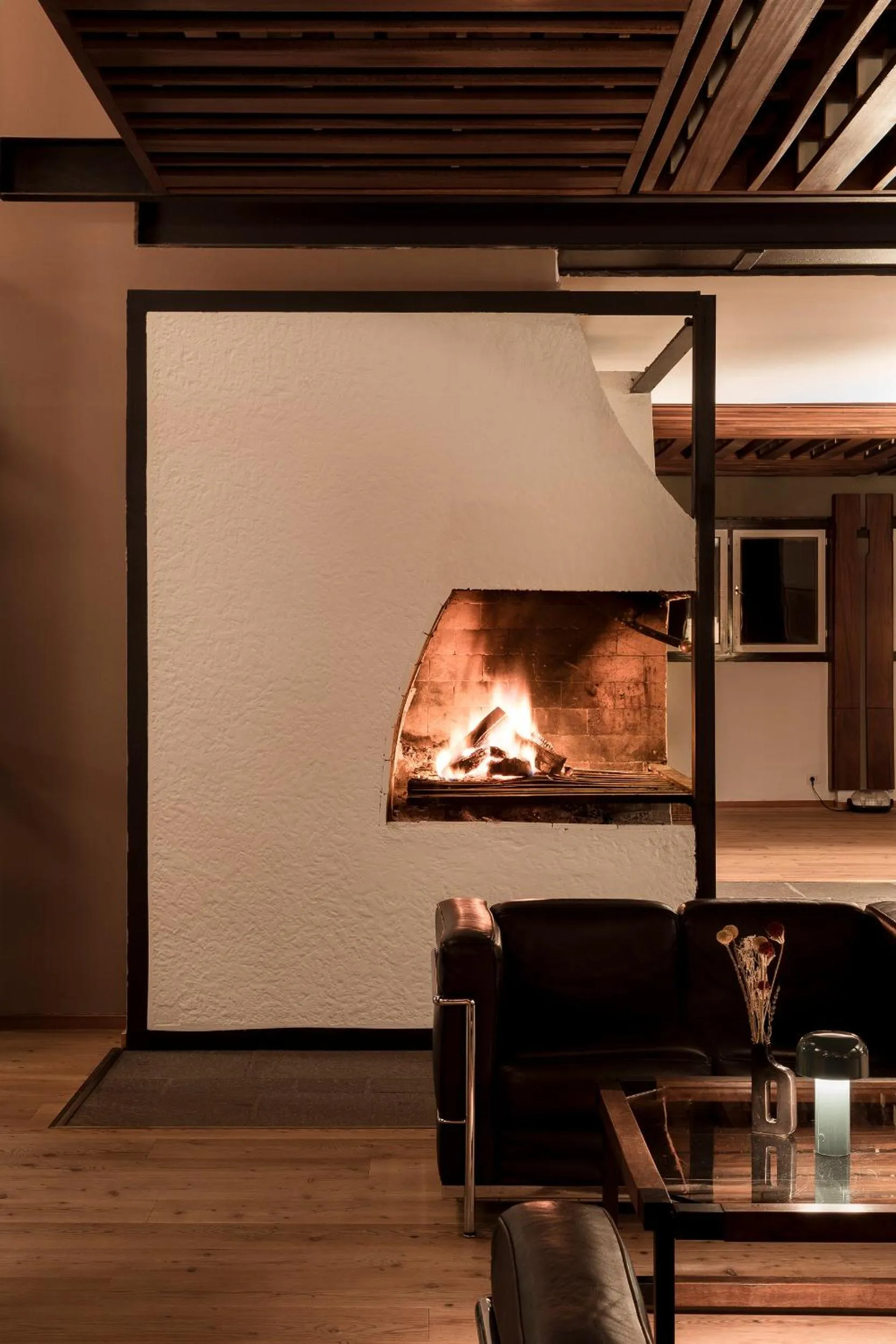 Communal lounge/ TV room in Hotel Boite