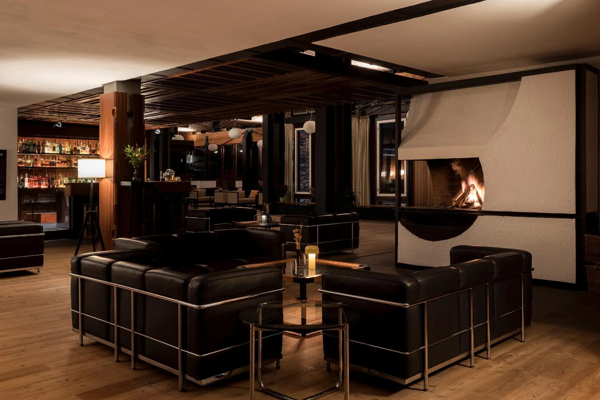 Communal lounge/ TV room in Hotel Boite