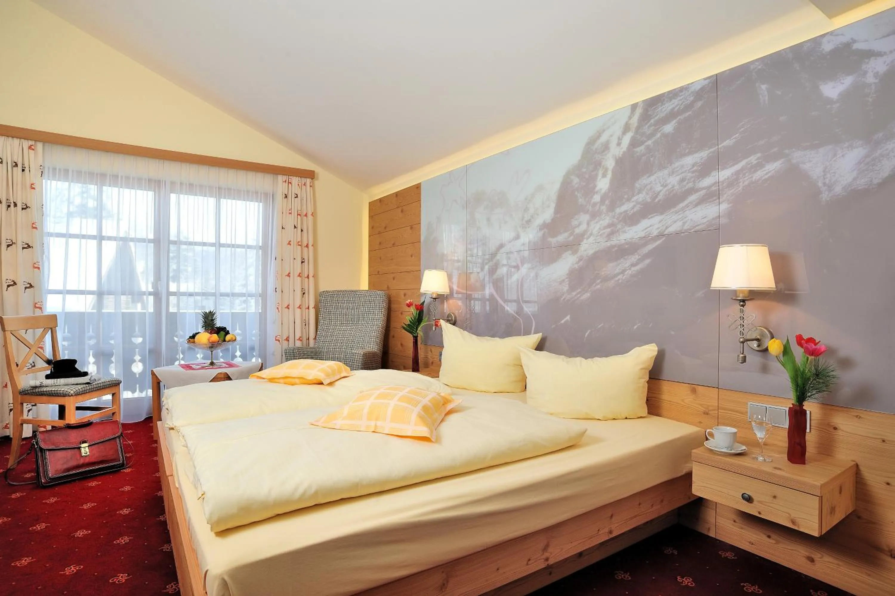 Photo of the whole room, Bed in Landhotel Böld Oberammergau
