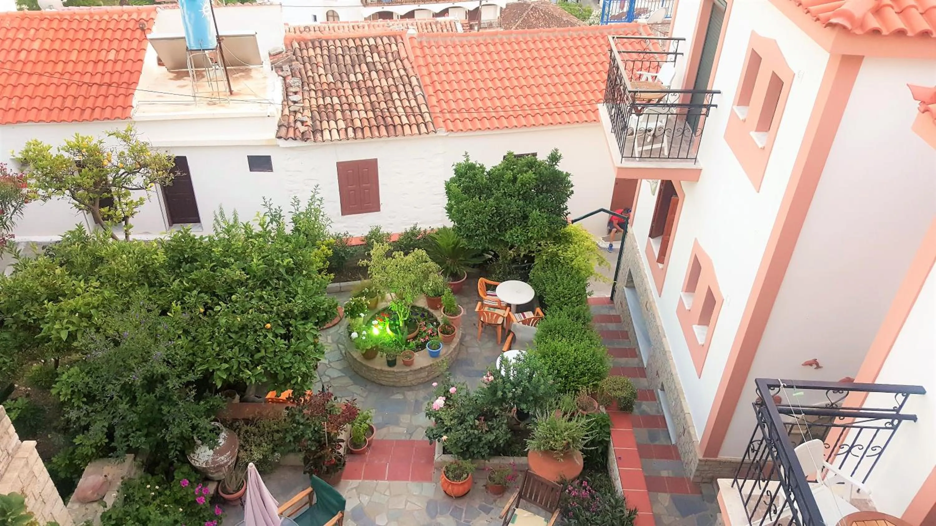 Garden in Green Hill Studios & Apartments