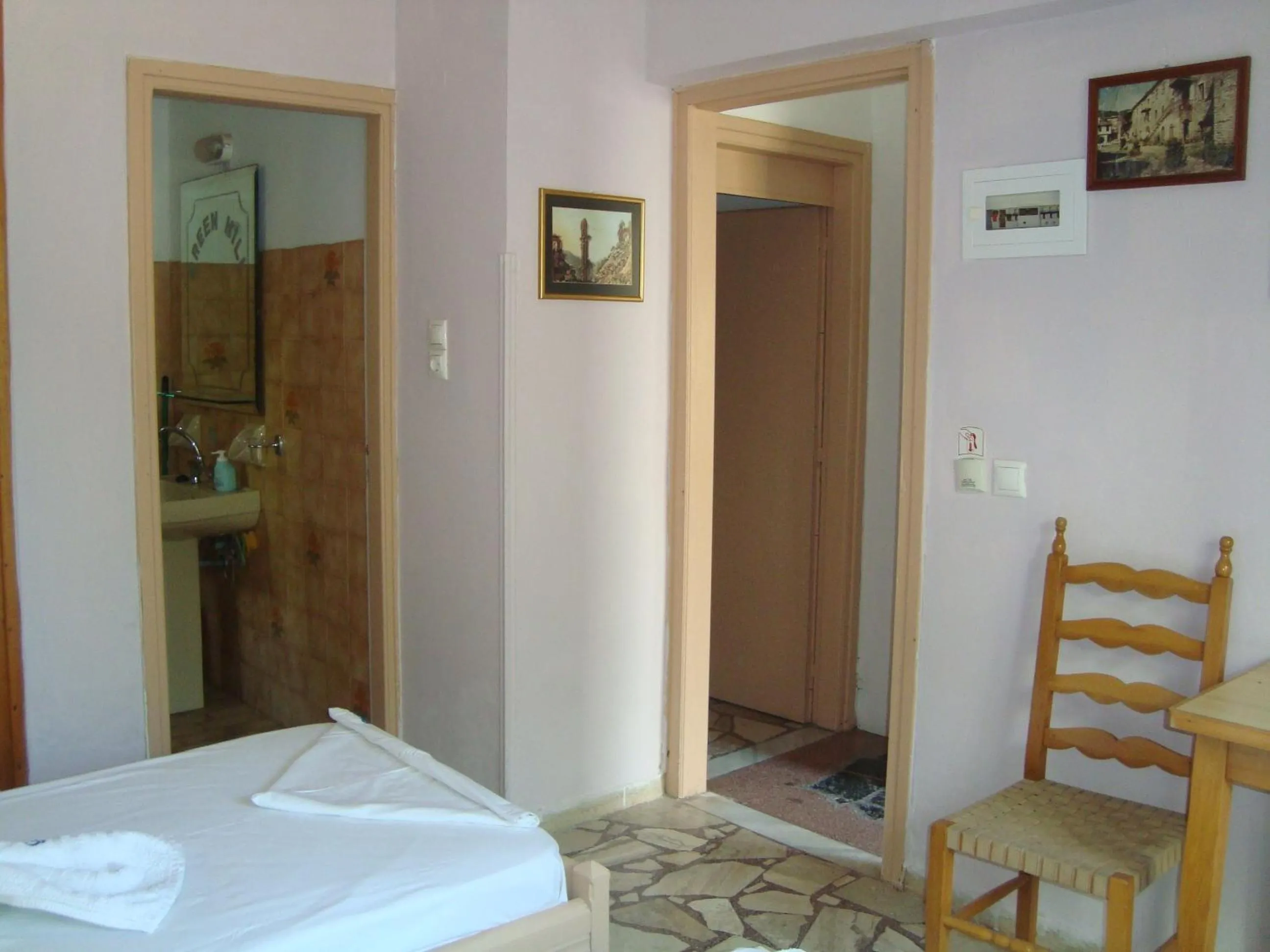 Photo of the whole room, Bed in Green Hill Studios & Apartments