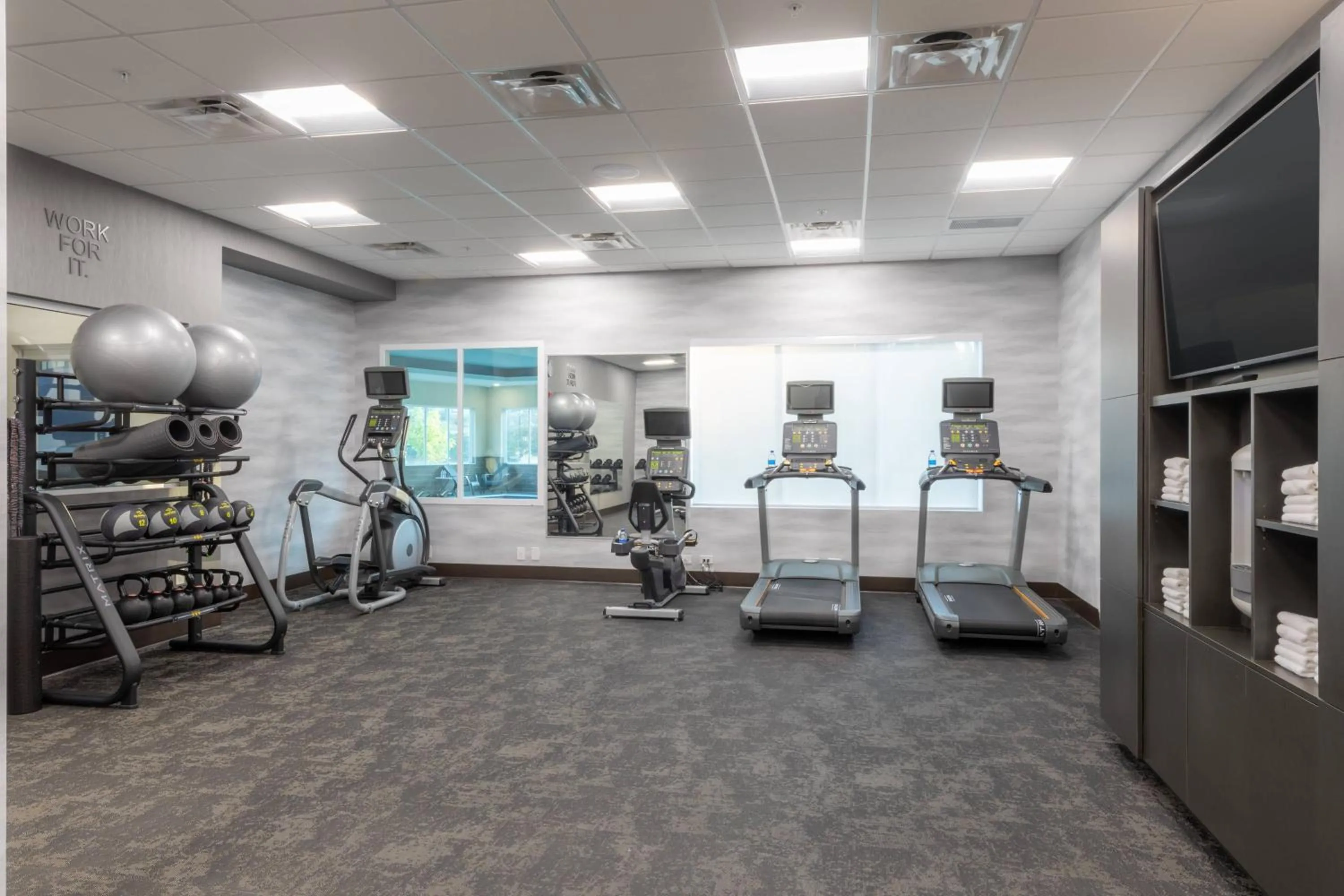 Fitness centre/facilities in Fairfield Inn & Suites by Marriott Salmon Arm