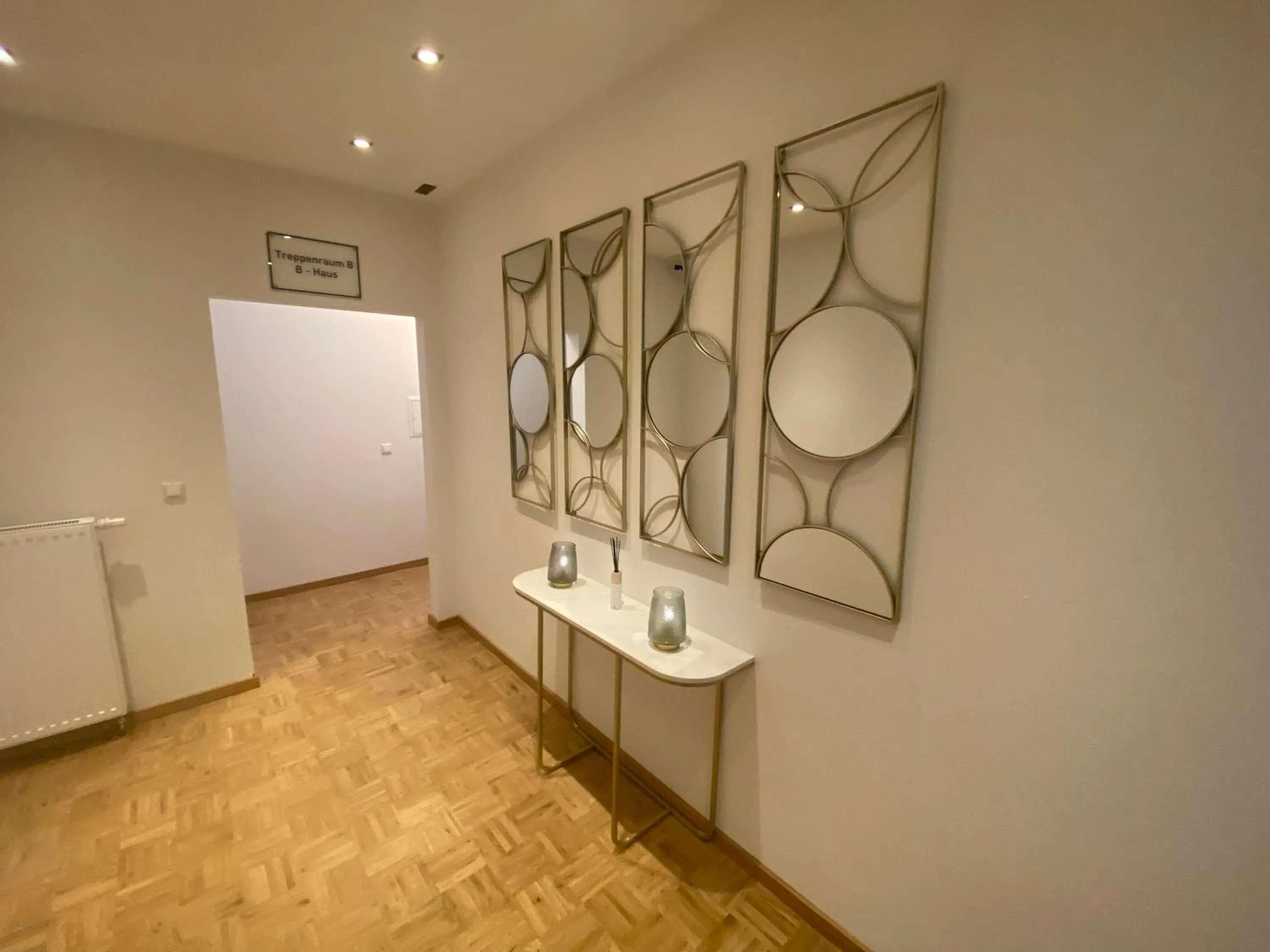 Communal lounge/ TV room in TM Hotel Düsseldorf