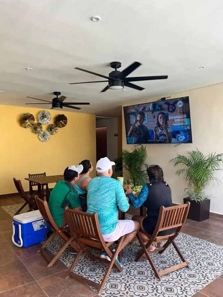 Communal lounge/ TV room in Hotel Beach Don Gonzalo