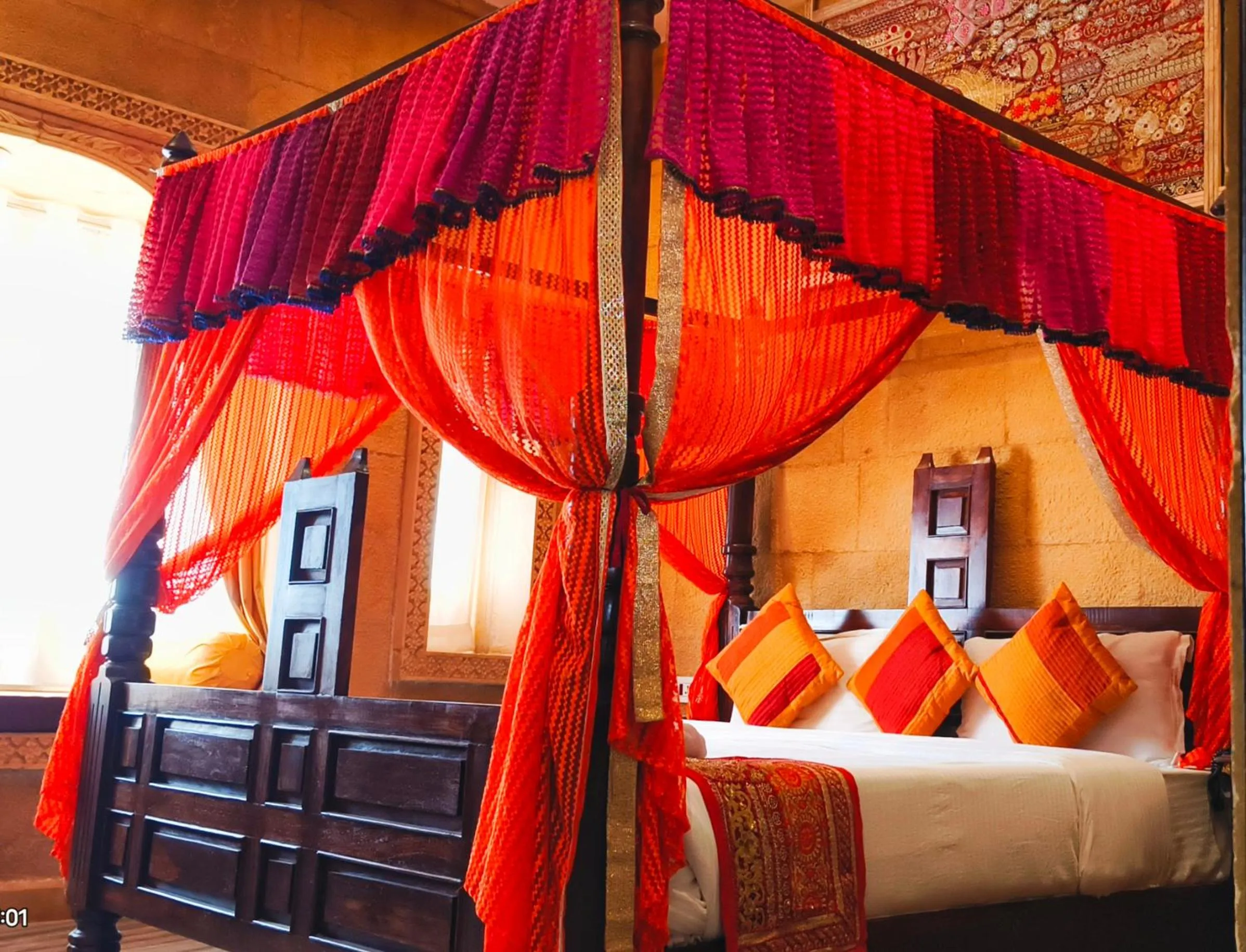 Bed in Hotel Royal Heritage