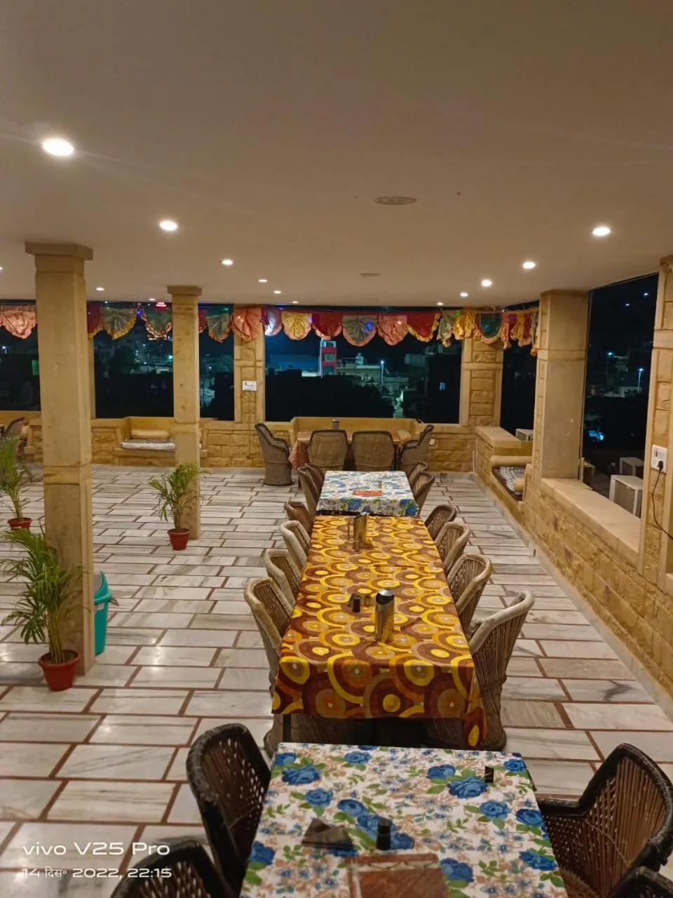 Restaurant/places to eat in Hotel Royal Heritage