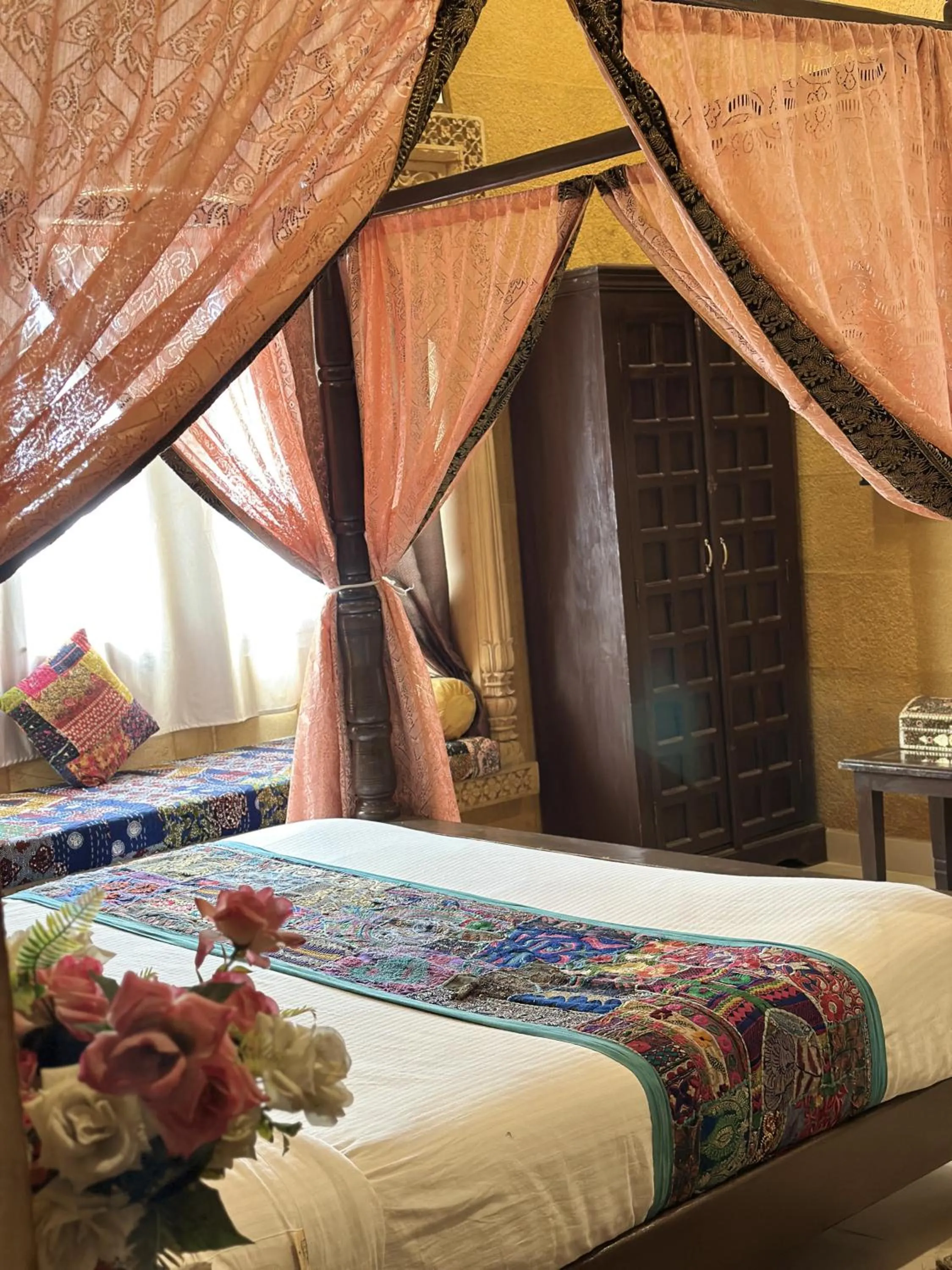 Bed in Hotel Royal Heritage