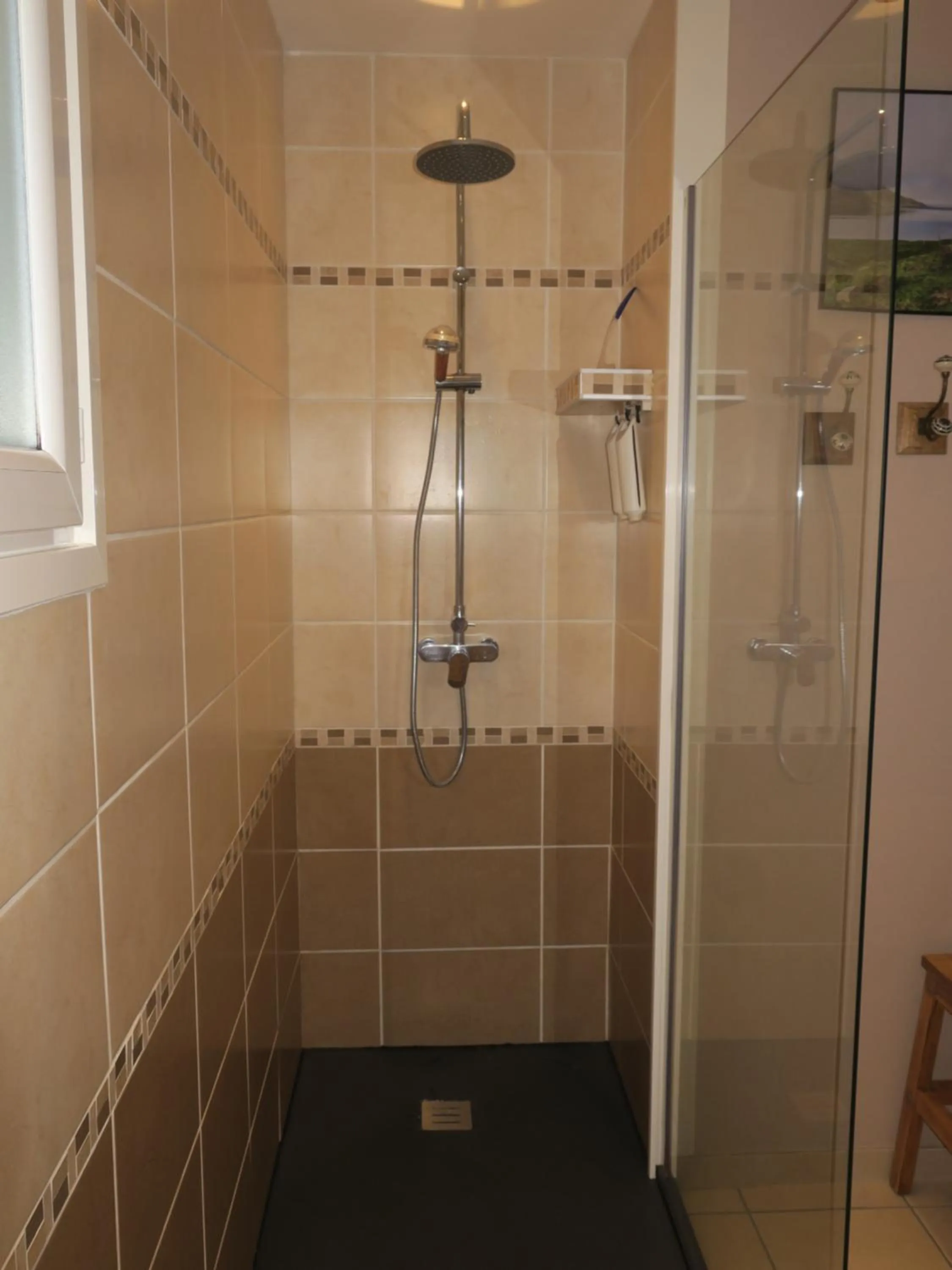 Shower in Chambres au grand calme dans maison