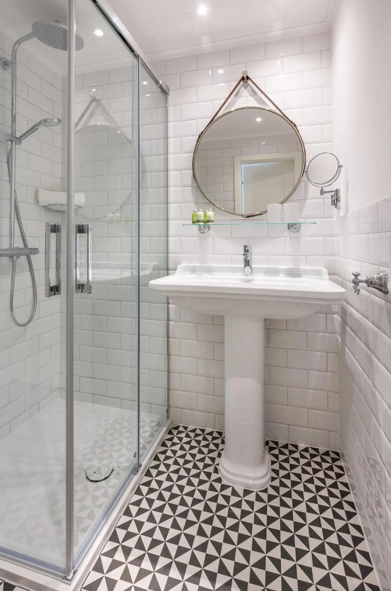 Shower in Strandhotel Ahlbeck