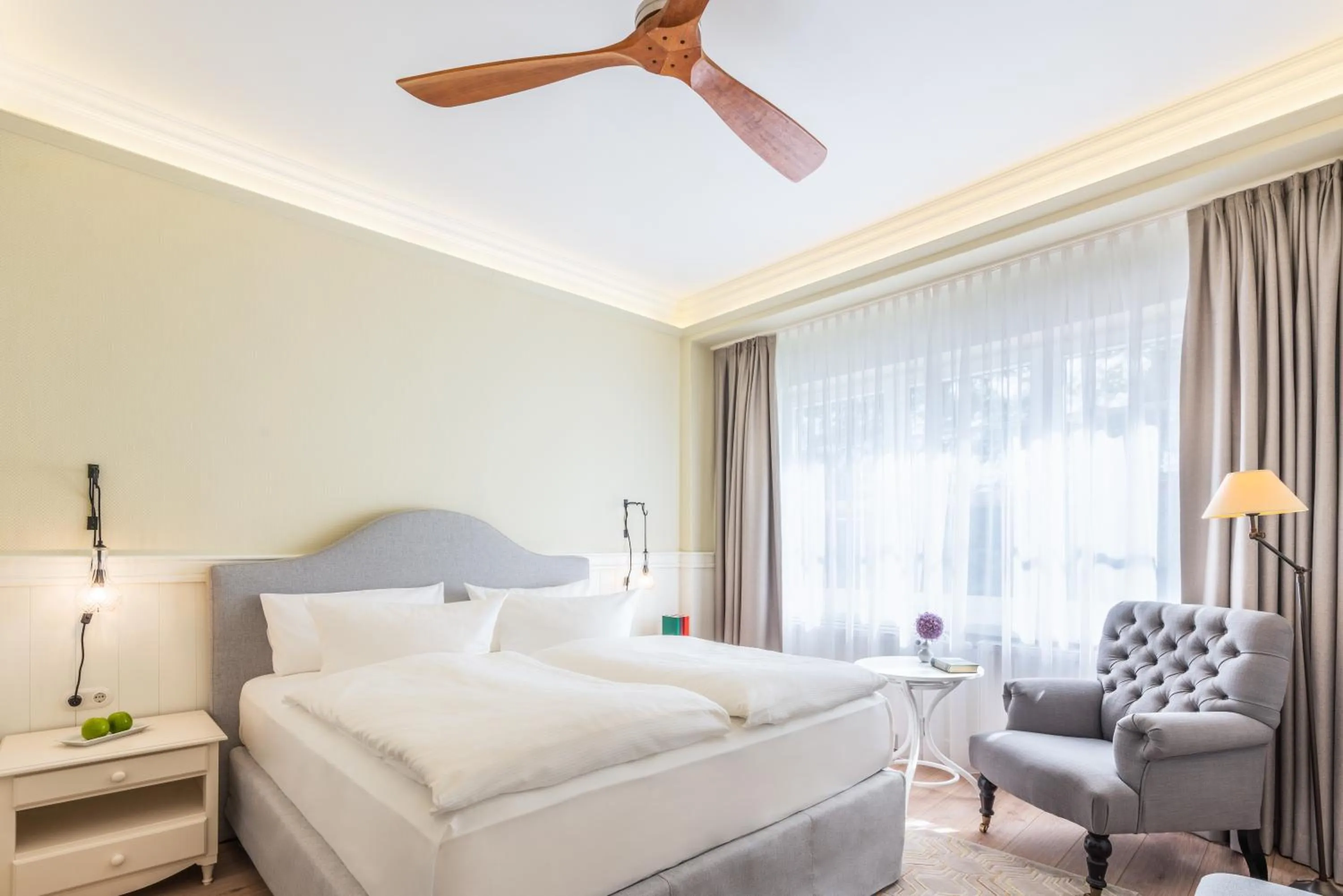 Photo of the whole room, Bed in Strandhotel Ahlbeck