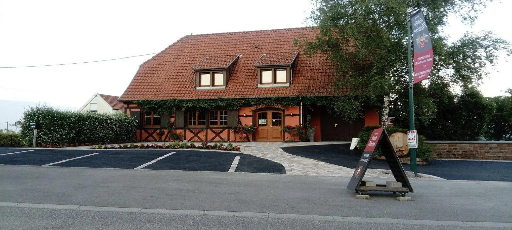 Property building in Chambres Thirion