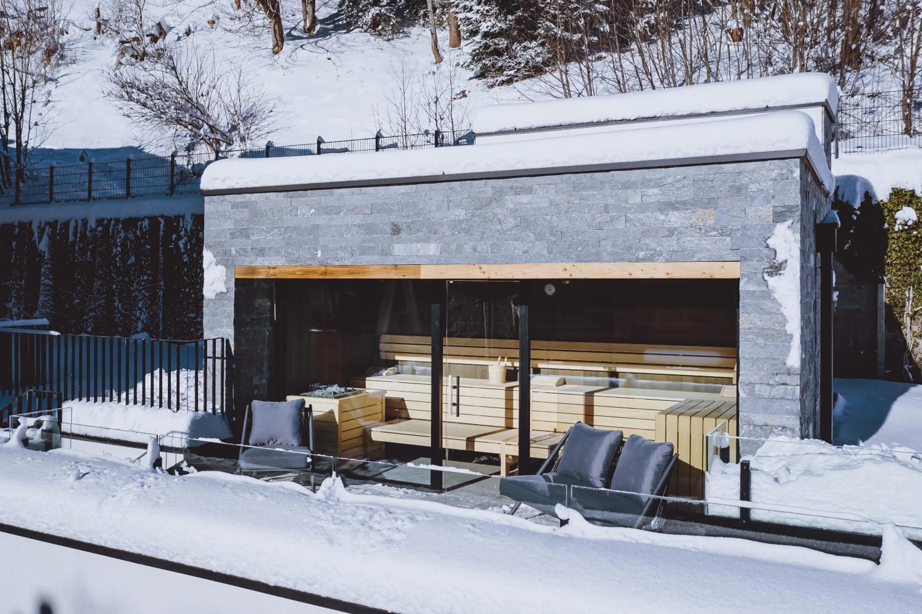 Spa and wellness centre/facilities in GLEMM by AvenidA Superior Hotel & Residences