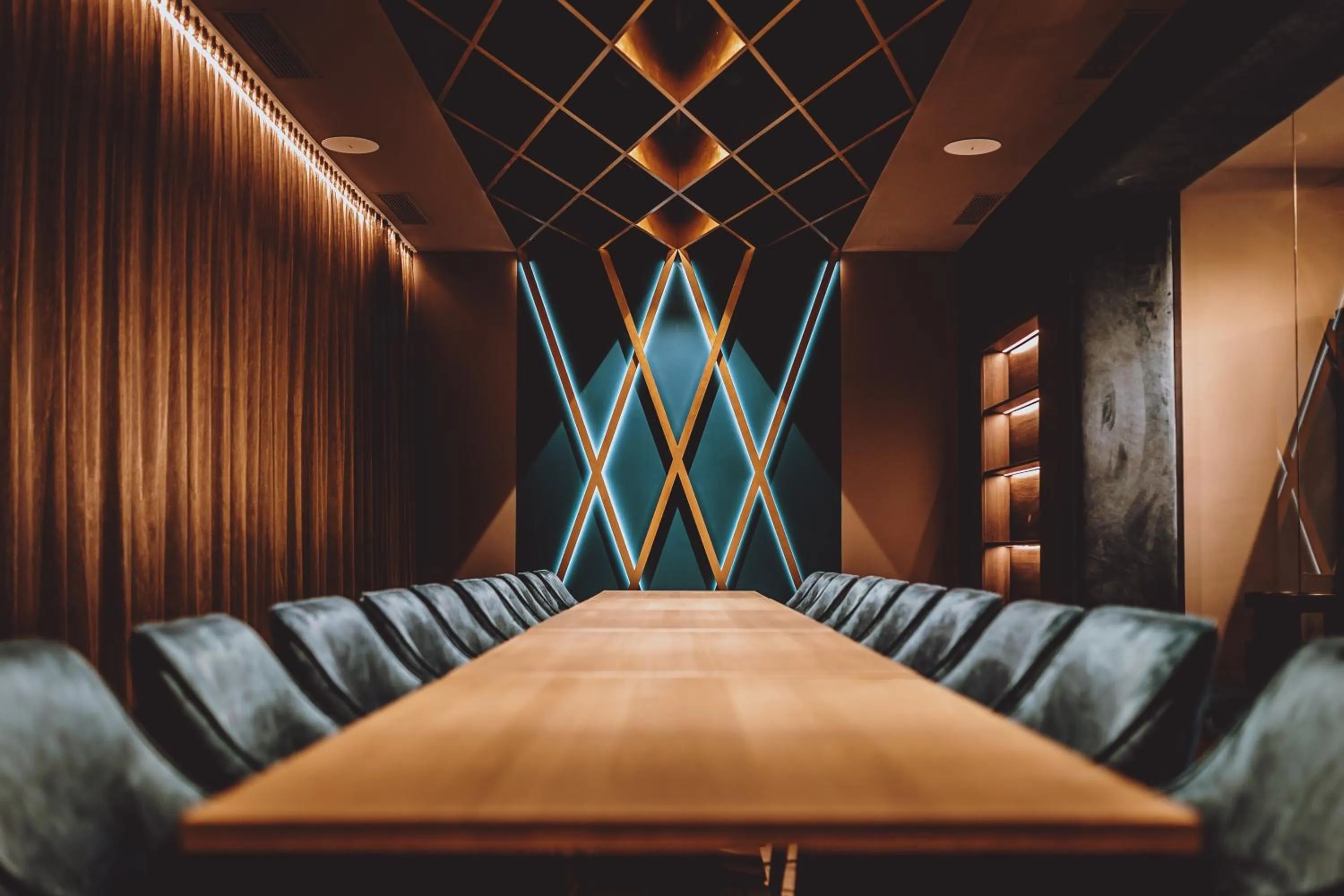 Meeting/conference room in GLEMM by AvenidA Superior Hotel & Residences
