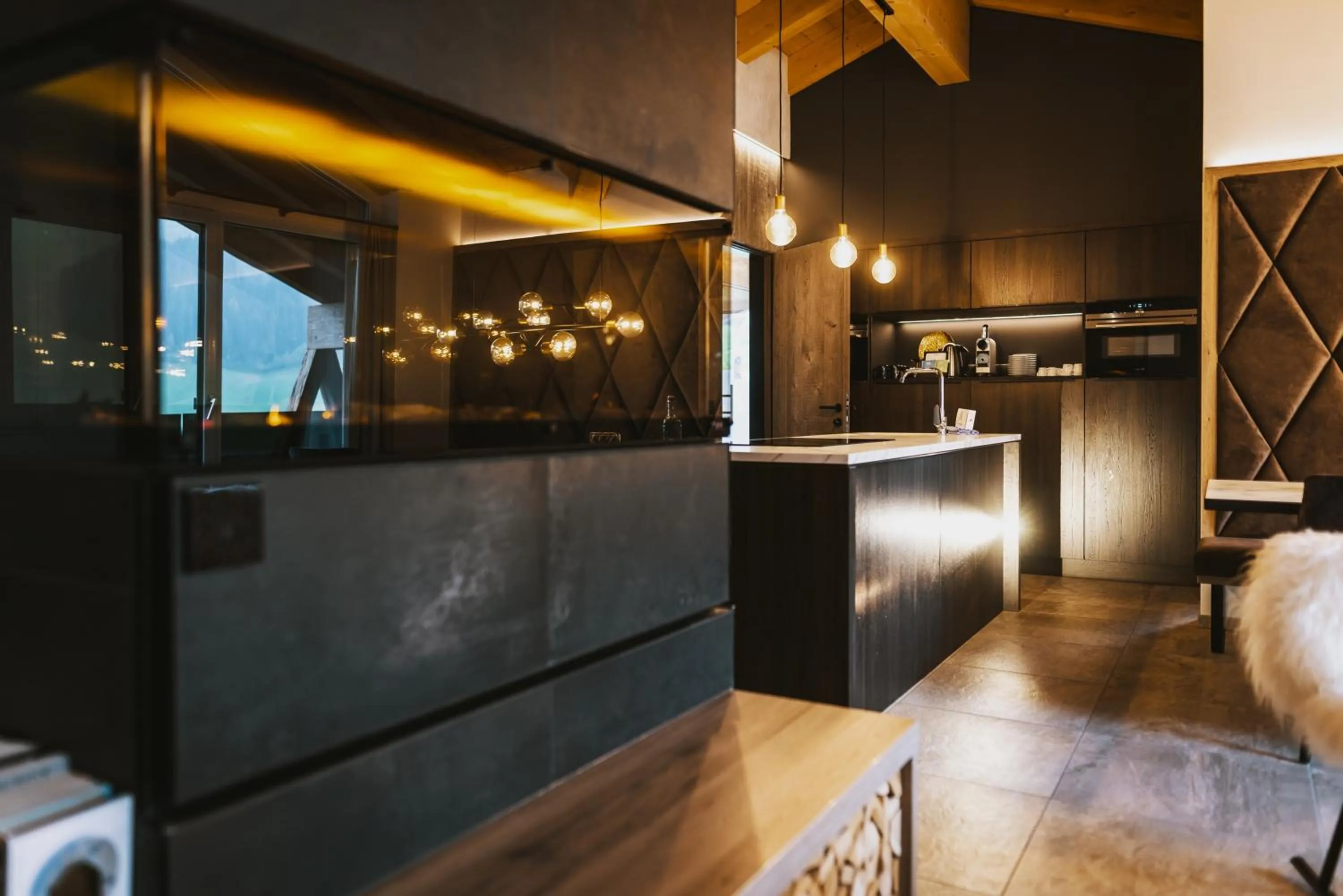 Kitchen or kitchenette in GLEMM by AvenidA Superior Hotel & Residences