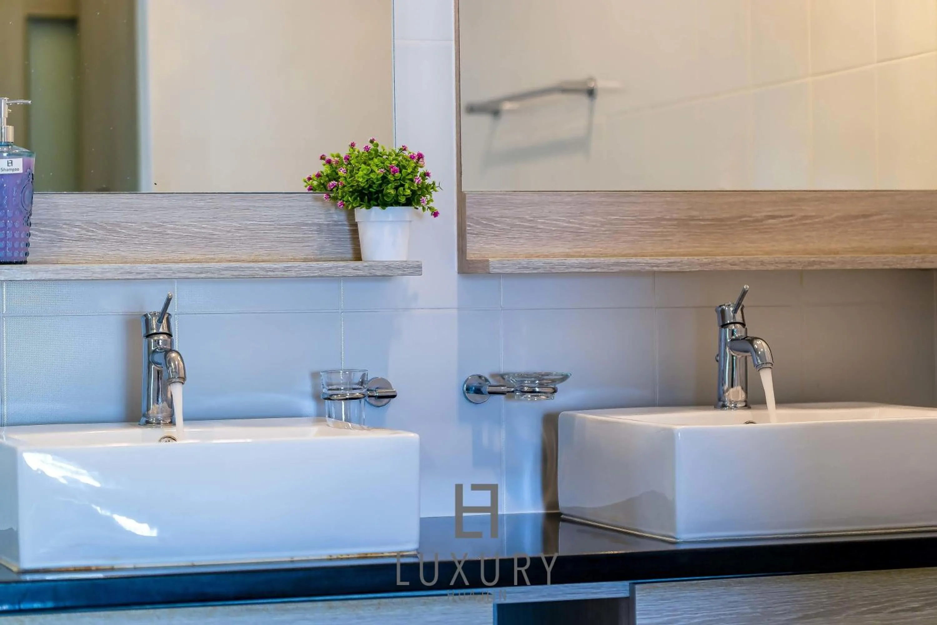 Cozy Modern 3 Bedroom Pool Villa L70