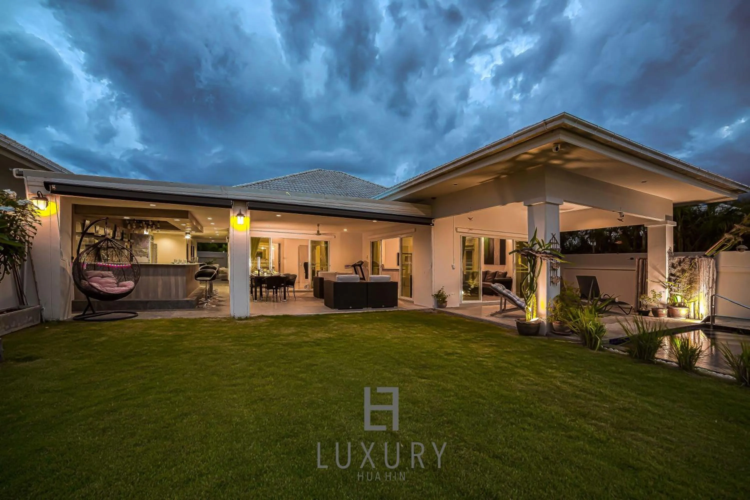 Cozy Modern 3 Bedroom Pool Villa L70