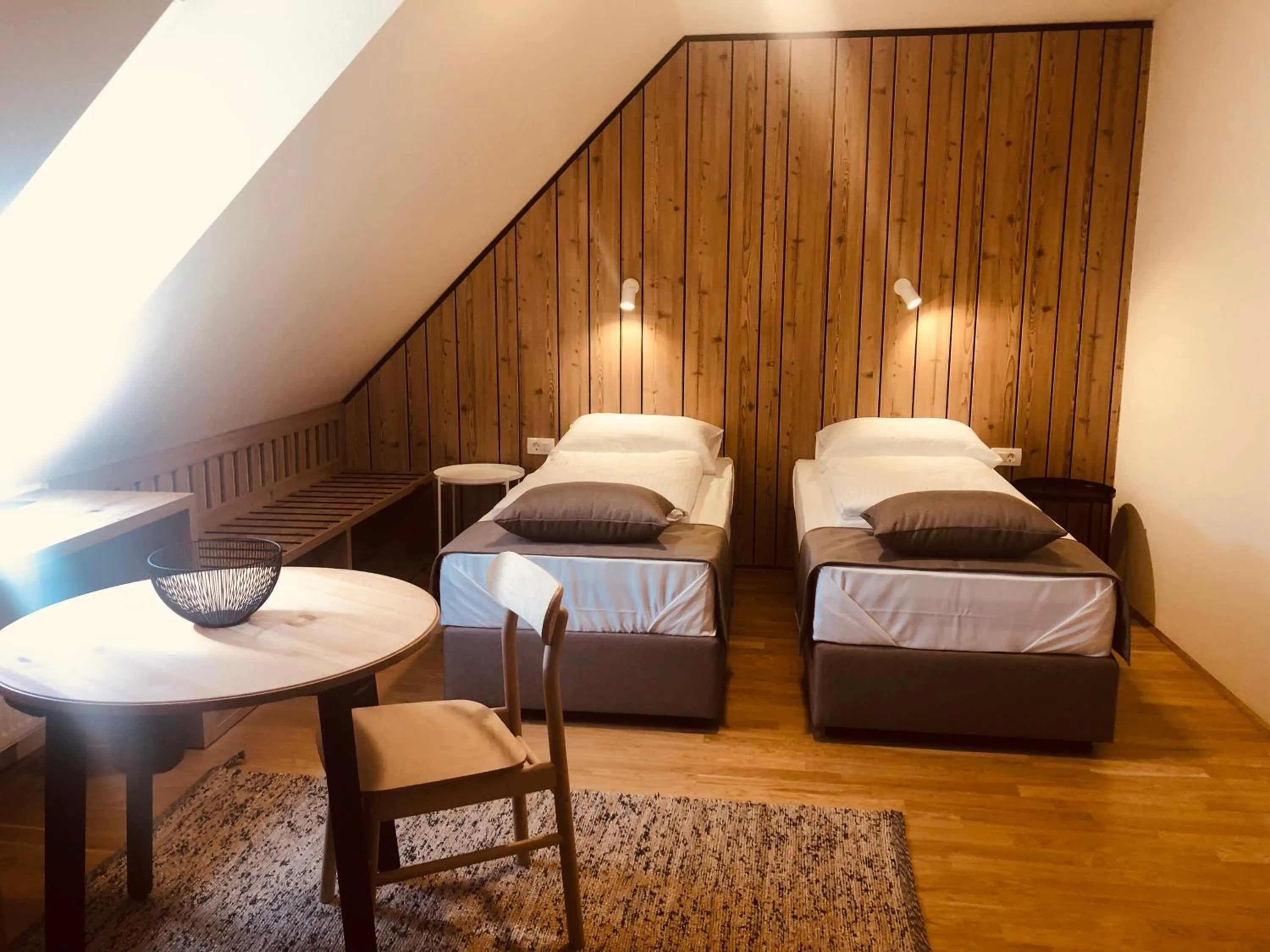 Bed in Na Vasi restavracija in prenočišča