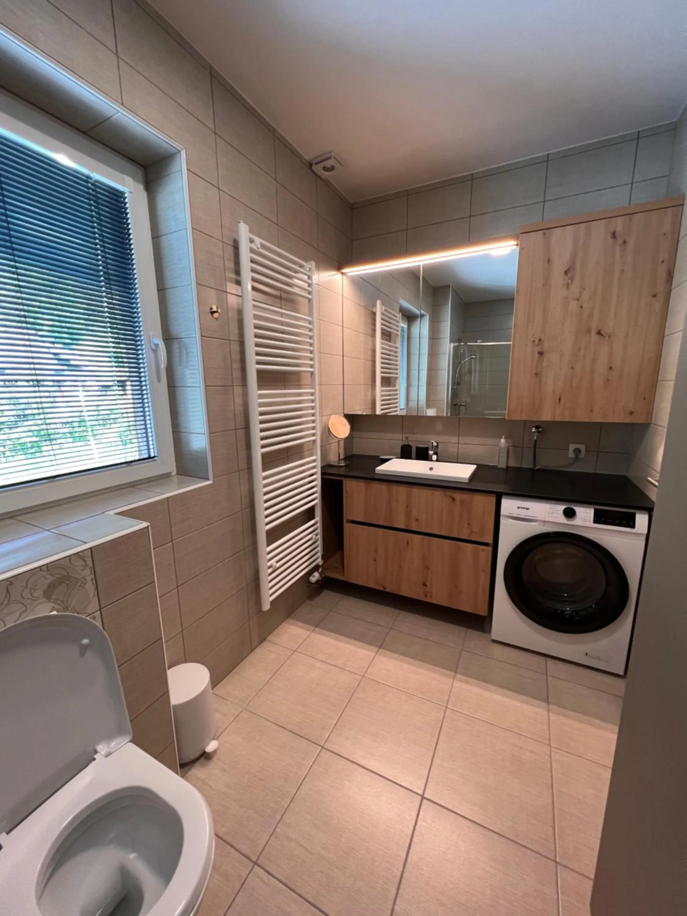 Na Vasi restavracija in prenočišča