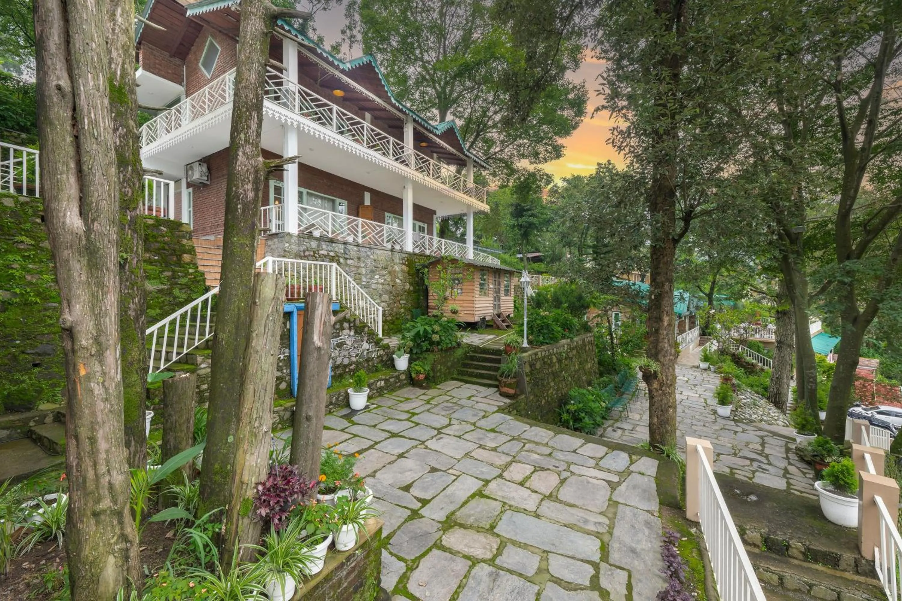 Property building in Echor Malusara Lakeview Retreat Bhimtal