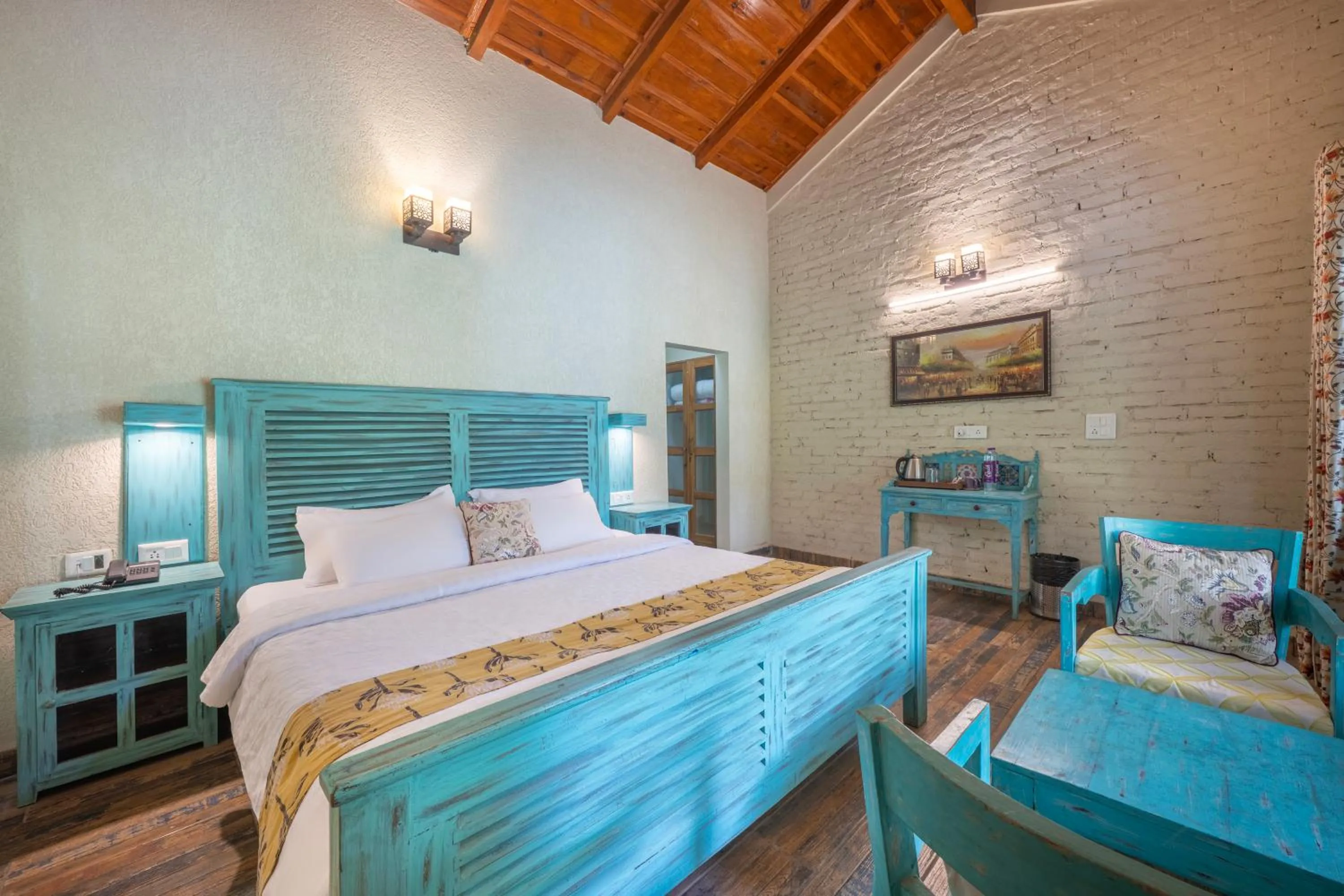 Bed in Echor Malusara Lakeview Retreat Bhimtal