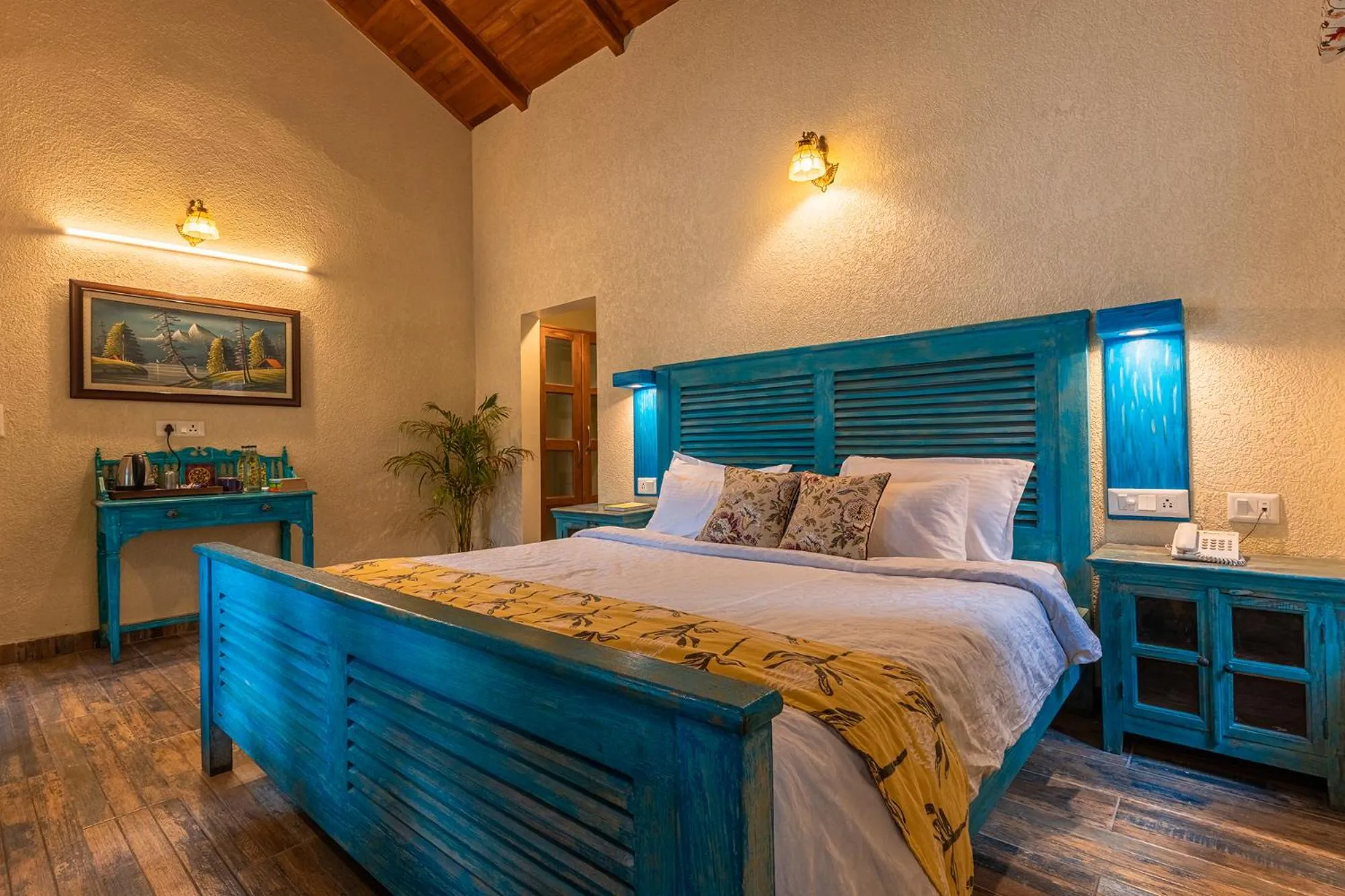 Bed in Echor Malusara Lakeview Retreat Bhimtal