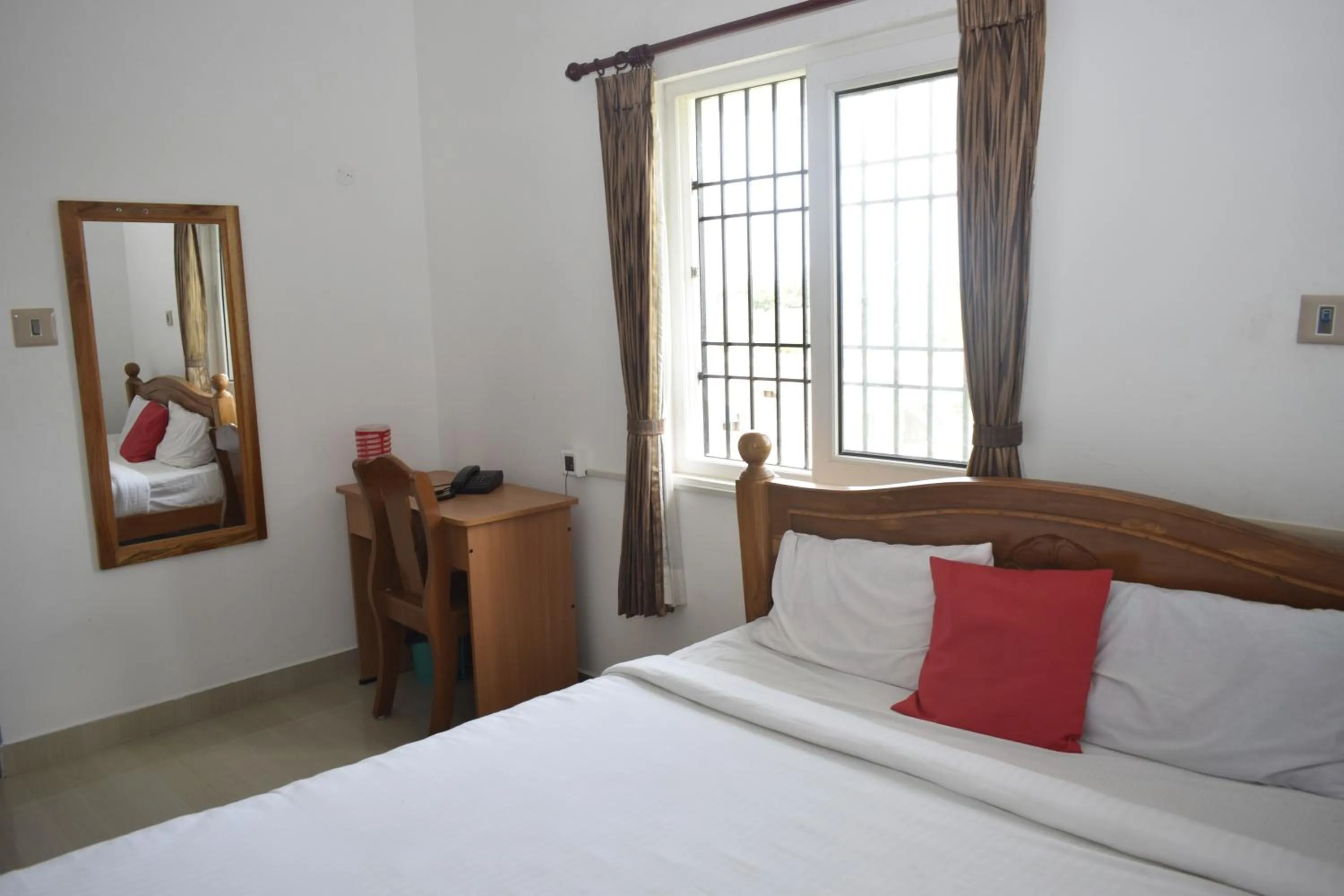 Bed in Haleemas Residency