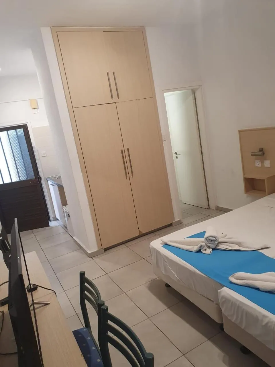 Bedroom, Bed in Sea CleoNapa Mandali