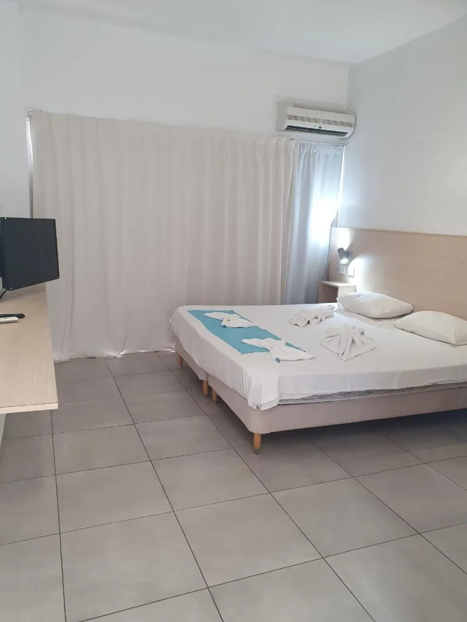 Photo of the whole room, Bed in Sea CleoNapa Mandali