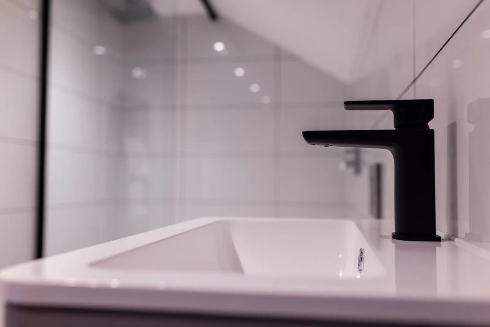 Bathroom in Hollywood Suite Sasco Apartments