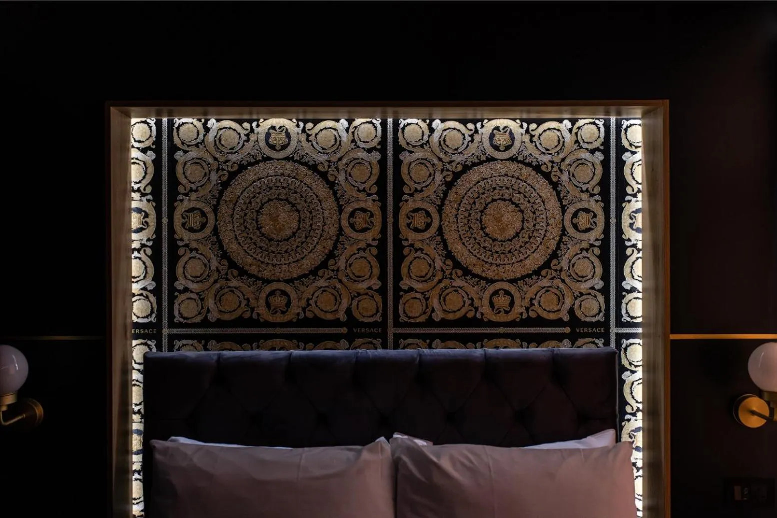 Bedroom, Bed in Hollywood Suite Sasco Apartments