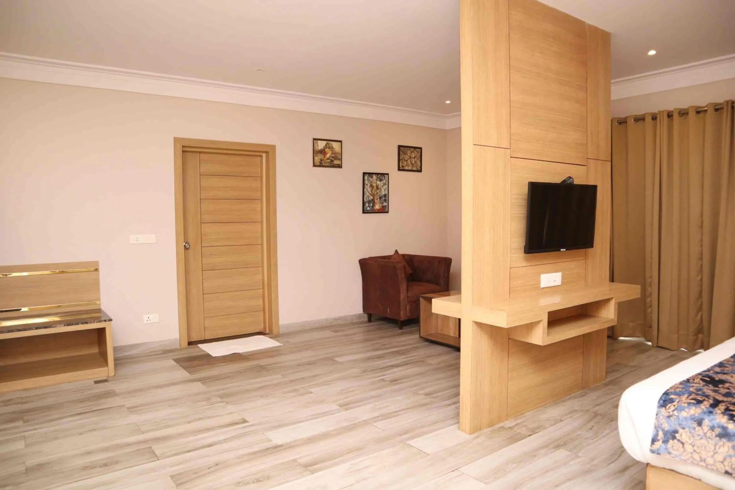 Bed in DESI THATH RESORT