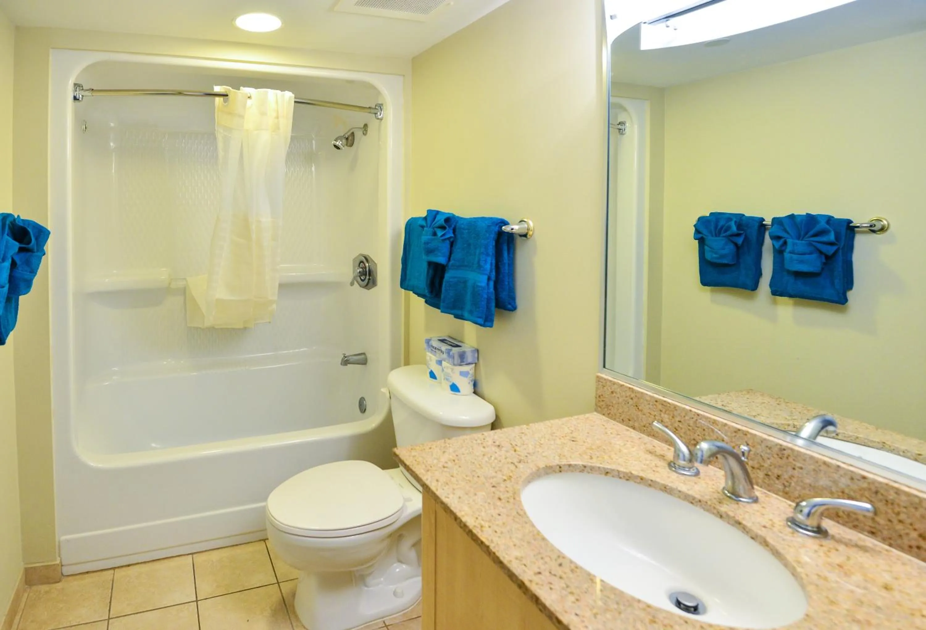 Deluxe Ocean Front Two-Bedroom Condo in Sandy Beach Resort