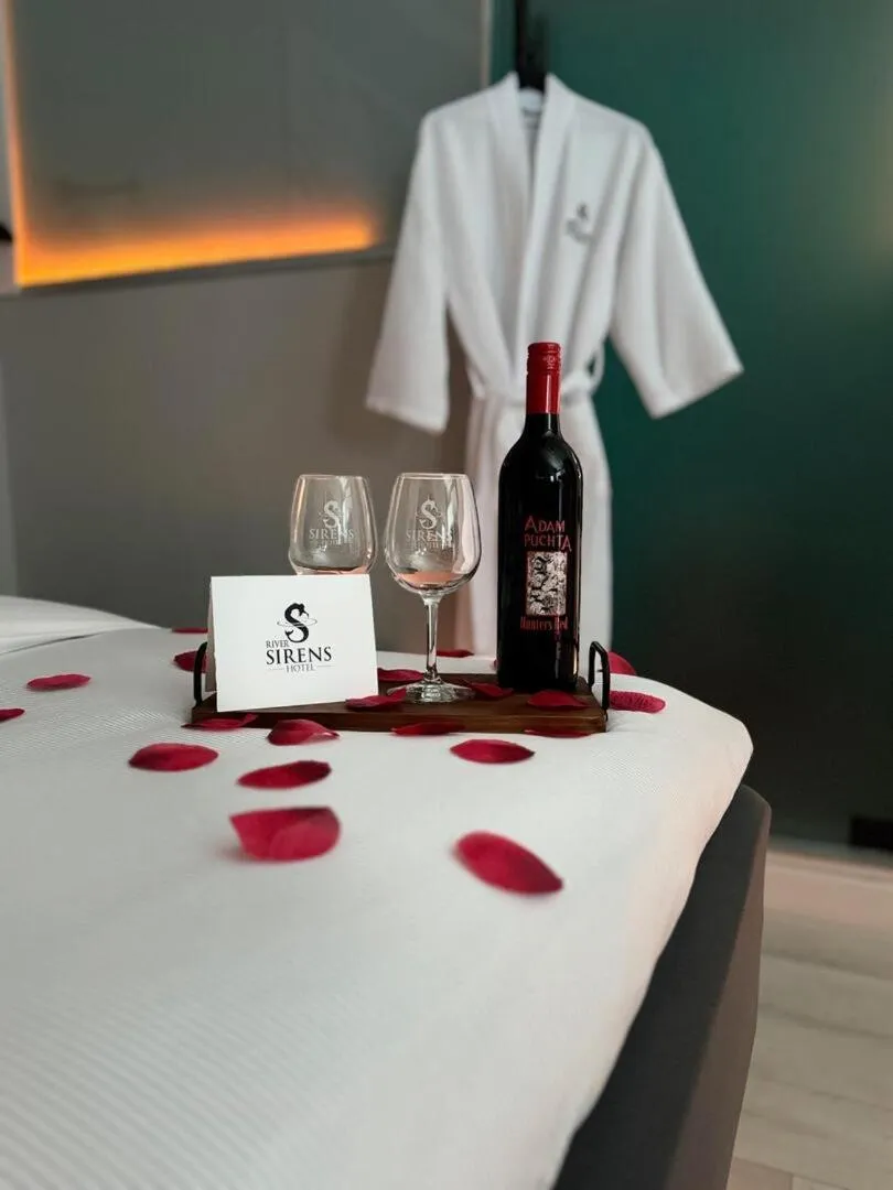 River Sirens Hotel-Contactless Check in Hotel