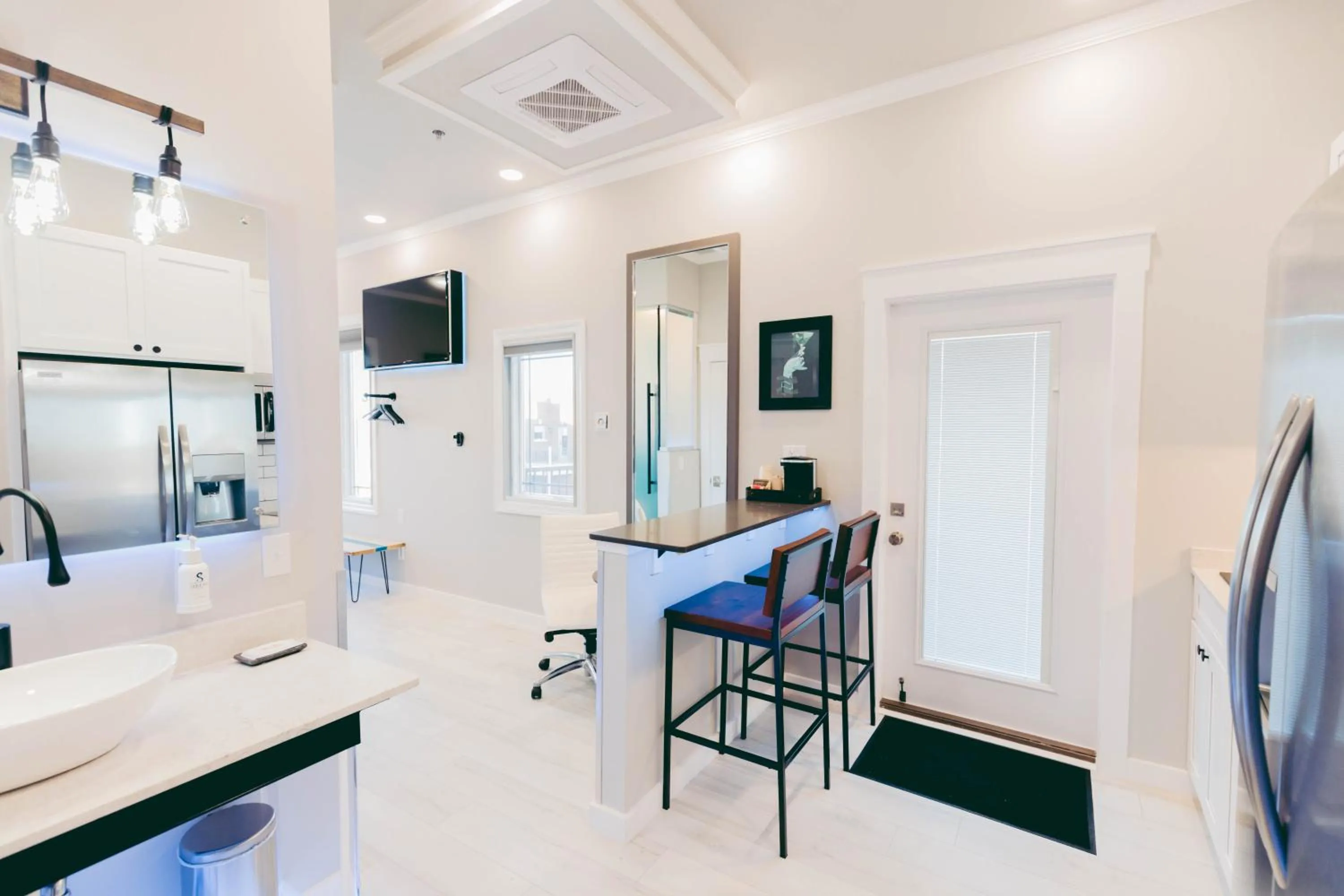 River Sirens Hotel-Contactless Check in Hotel