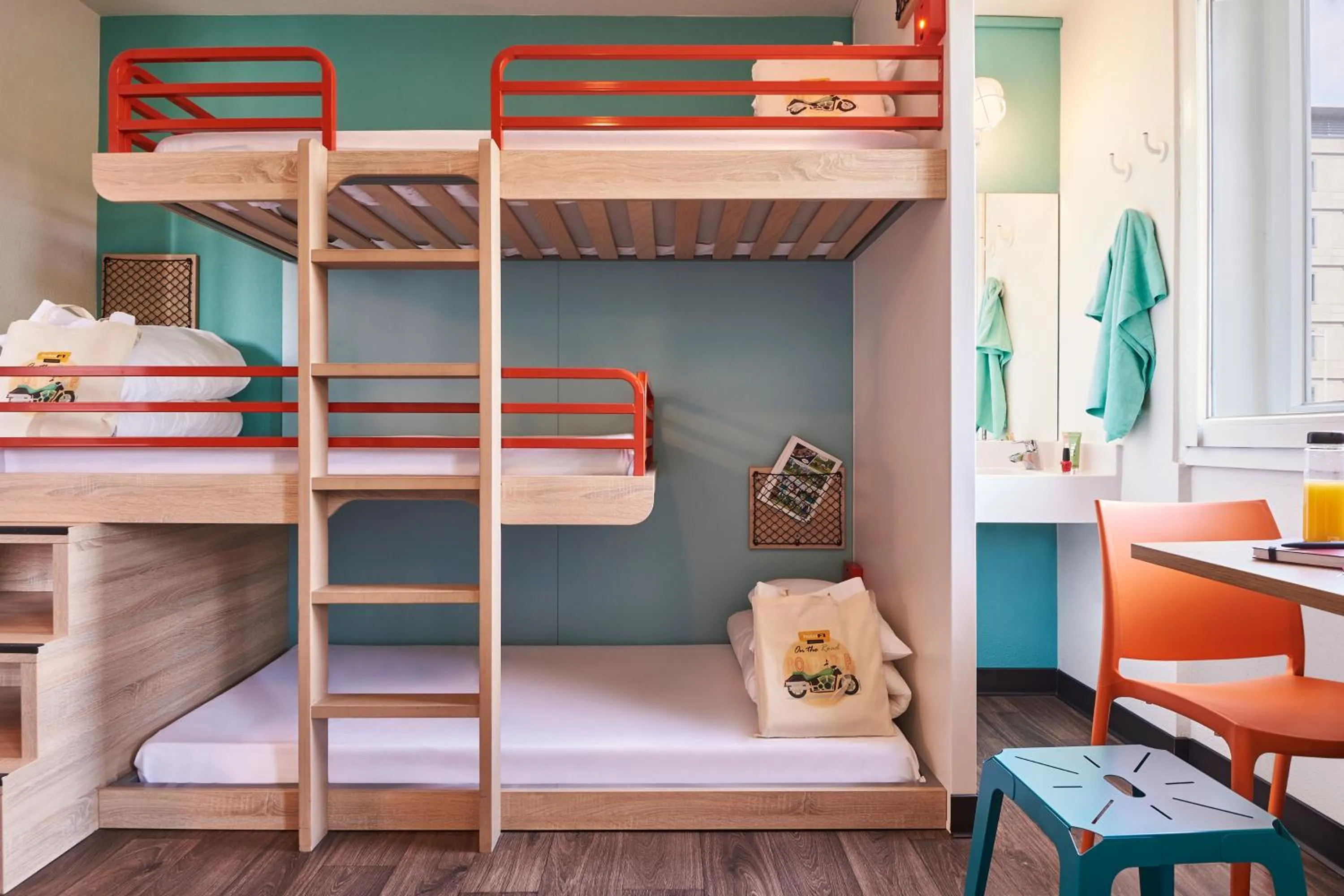 bunk bed, Bed in hotelF1 Rungis Orly